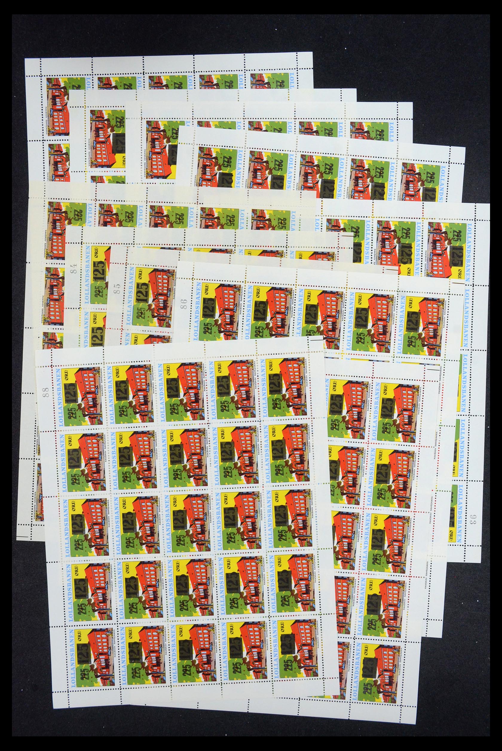35571 019 - Postzegelverzameling 35571 Denemarken treinzegels.