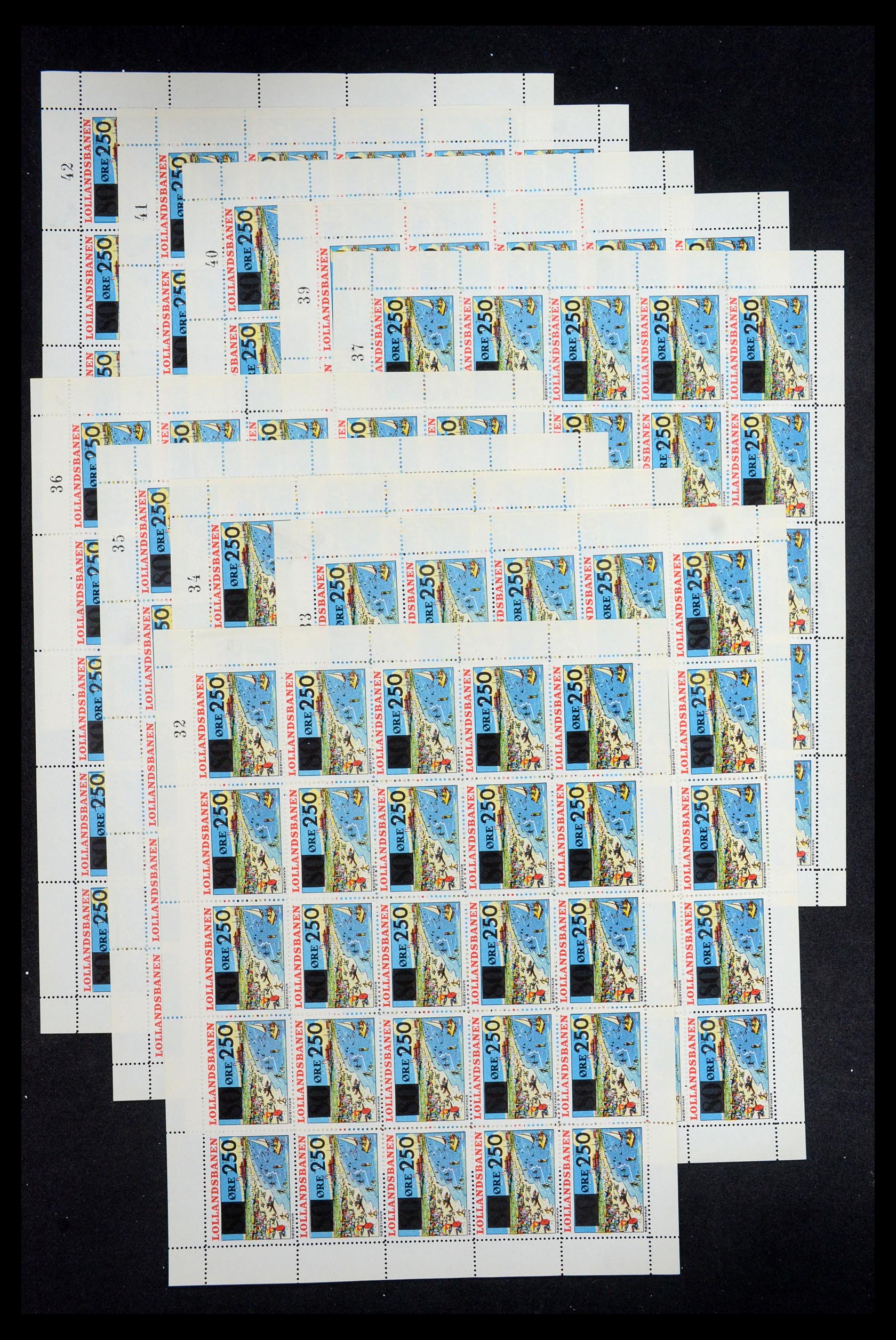 35571 021 - Postzegelverzameling 35571 Denemarken treinzegels.
