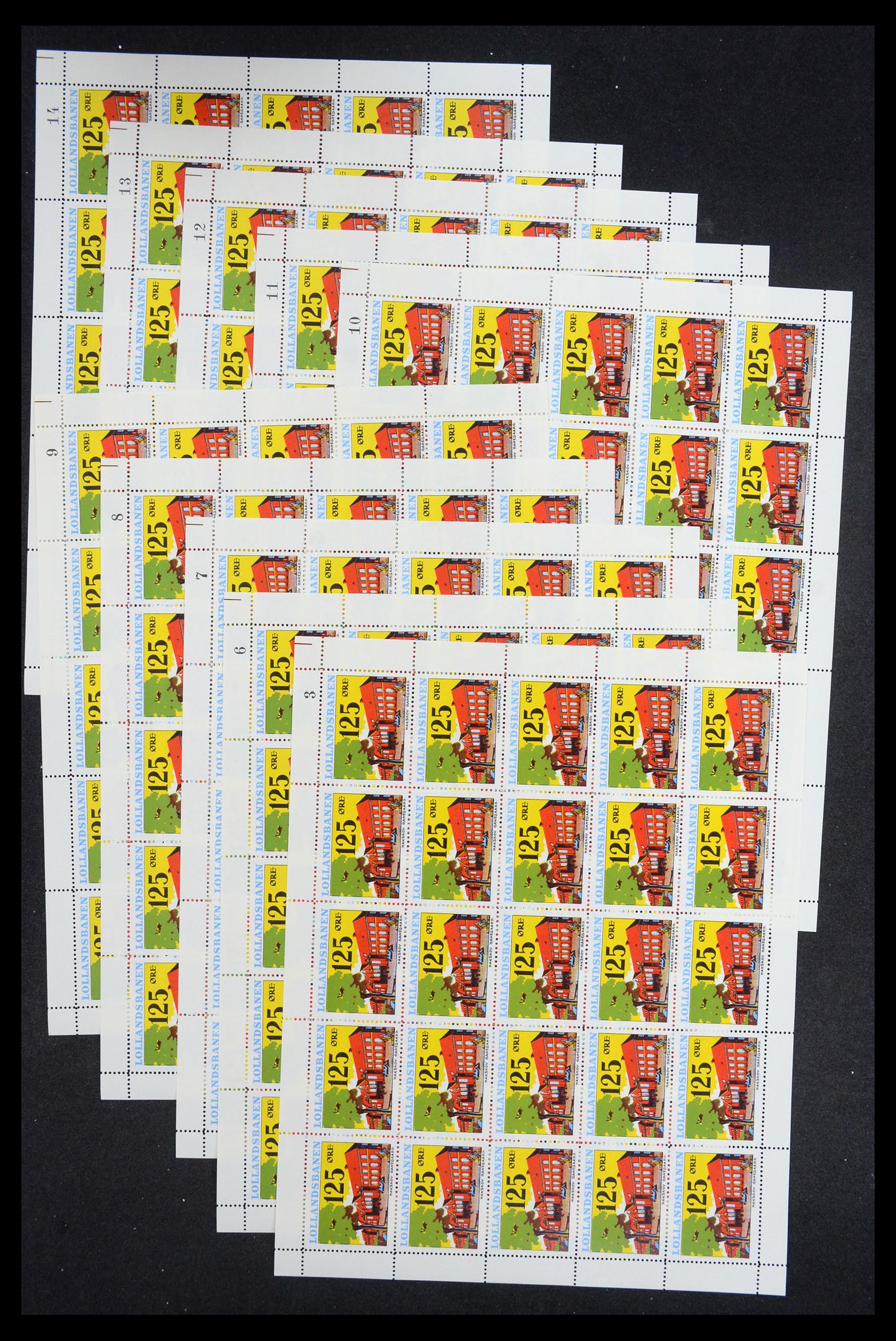 35571 022 - Postzegelverzameling 35571 Denemarken treinzegels.