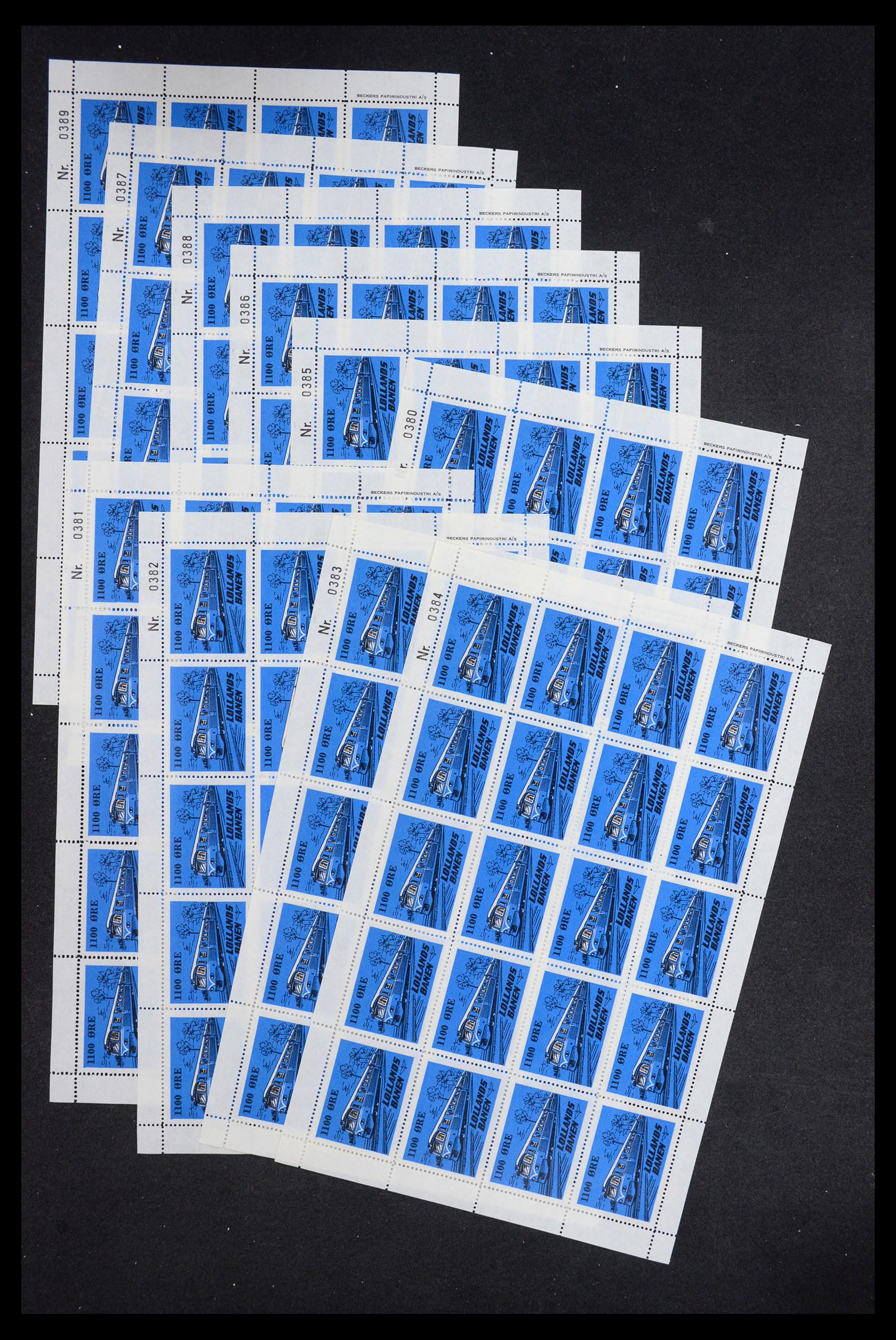 35571 028 - Postzegelverzameling 35571 Denemarken treinzegels.