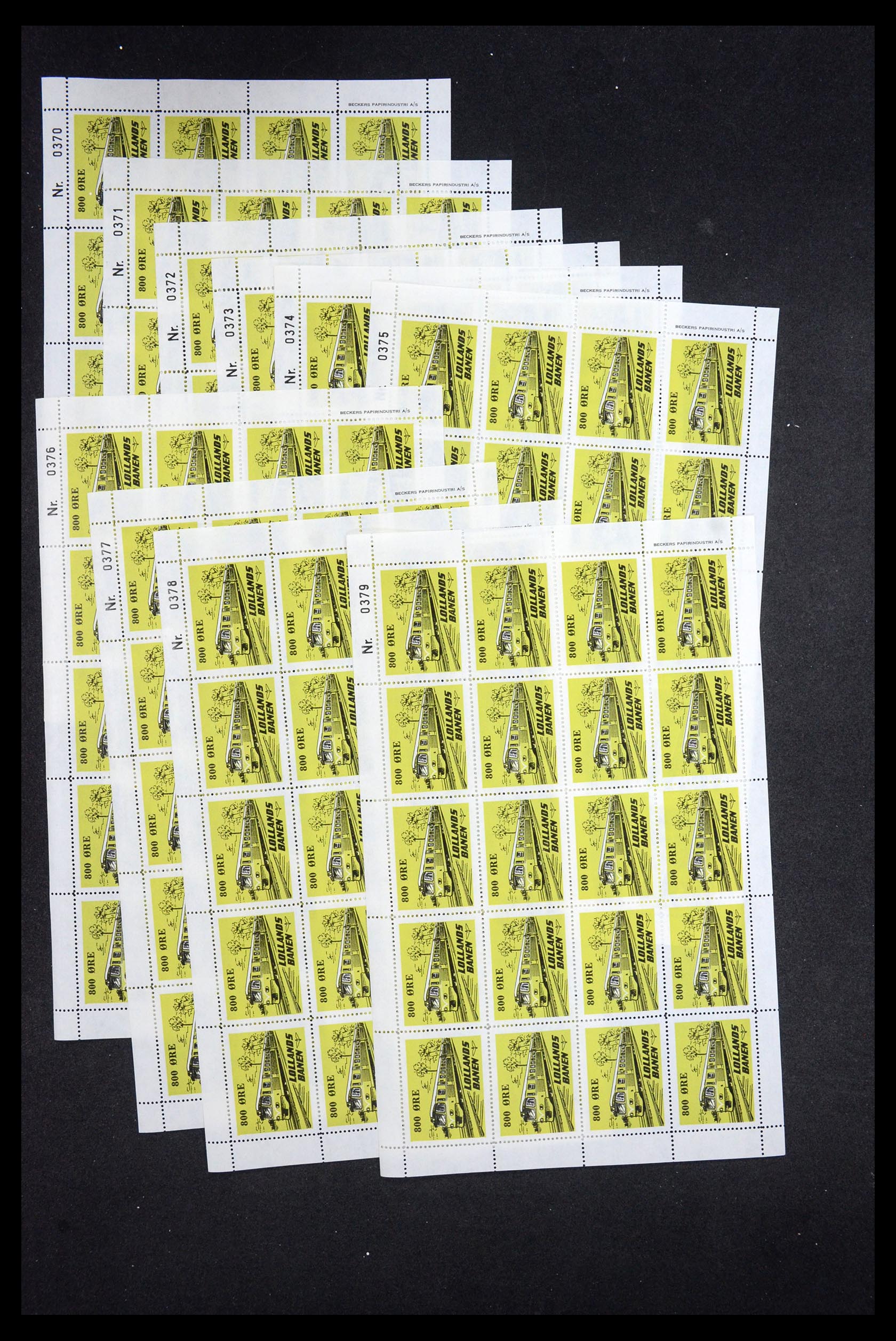 35571 032 - Postzegelverzameling 35571 Denemarken treinzegels.