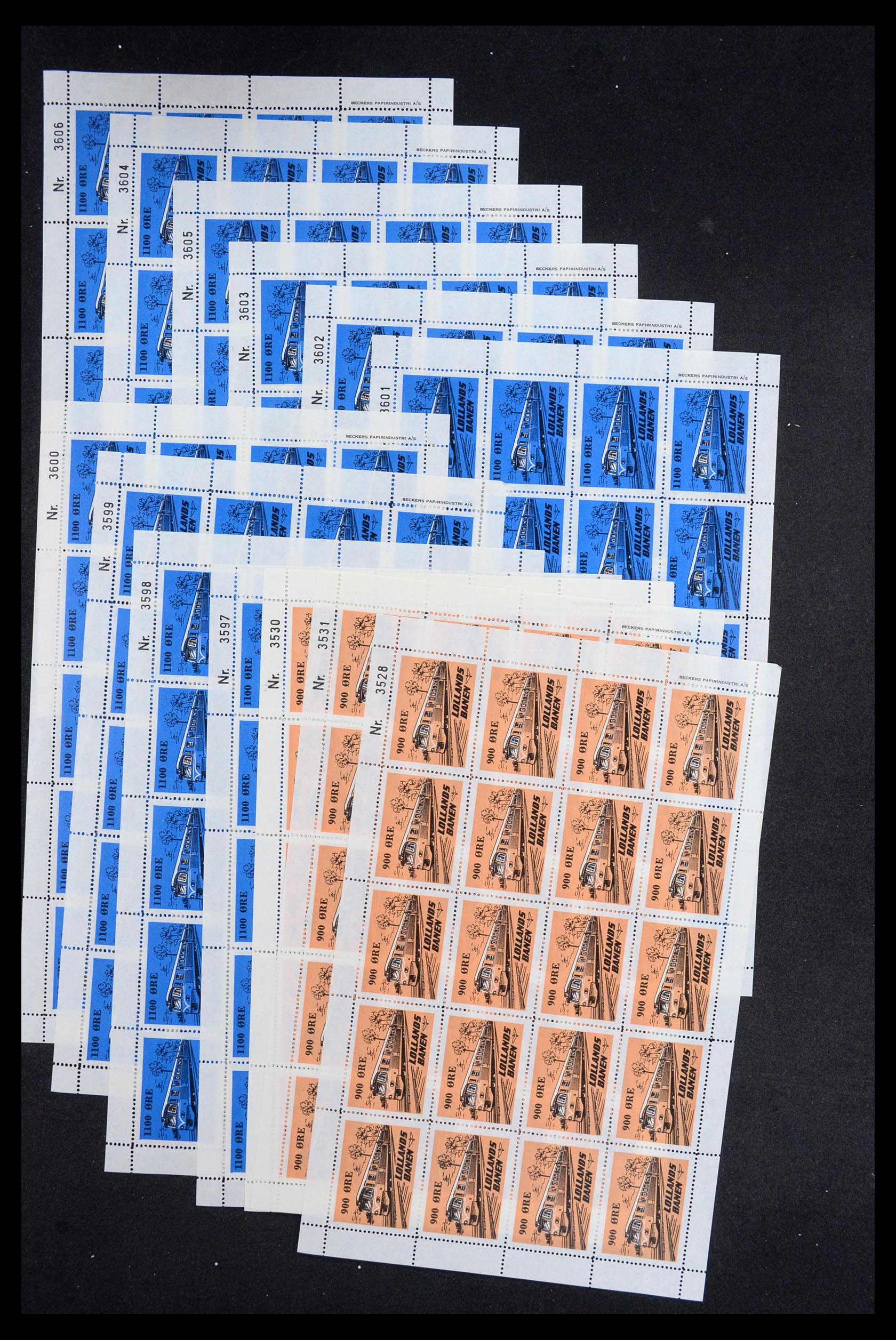 35571 033 - Postzegelverzameling 35571 Denemarken treinzegels.