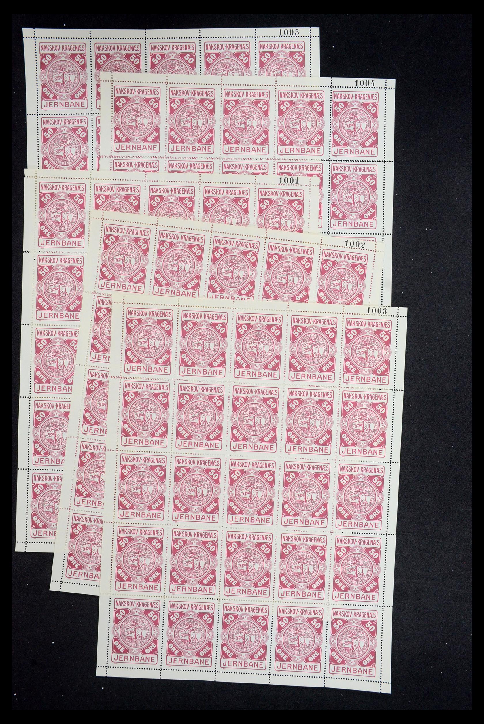 35571 034 - Postzegelverzameling 35571 Denemarken treinzegels.