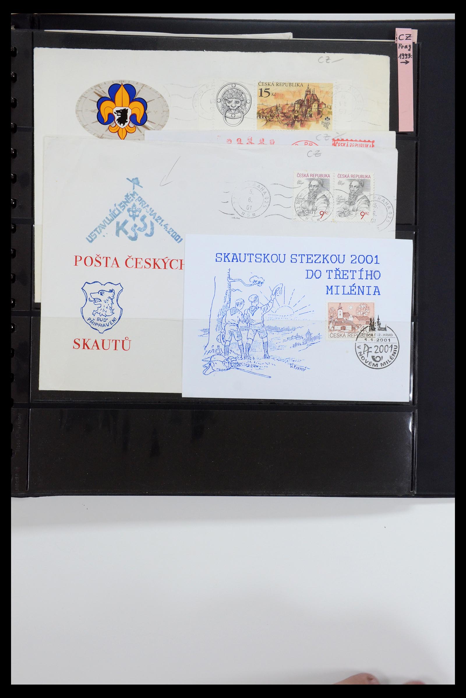35591 056 - Postzegelverzameling 35591 Scouting 1920-2010.
