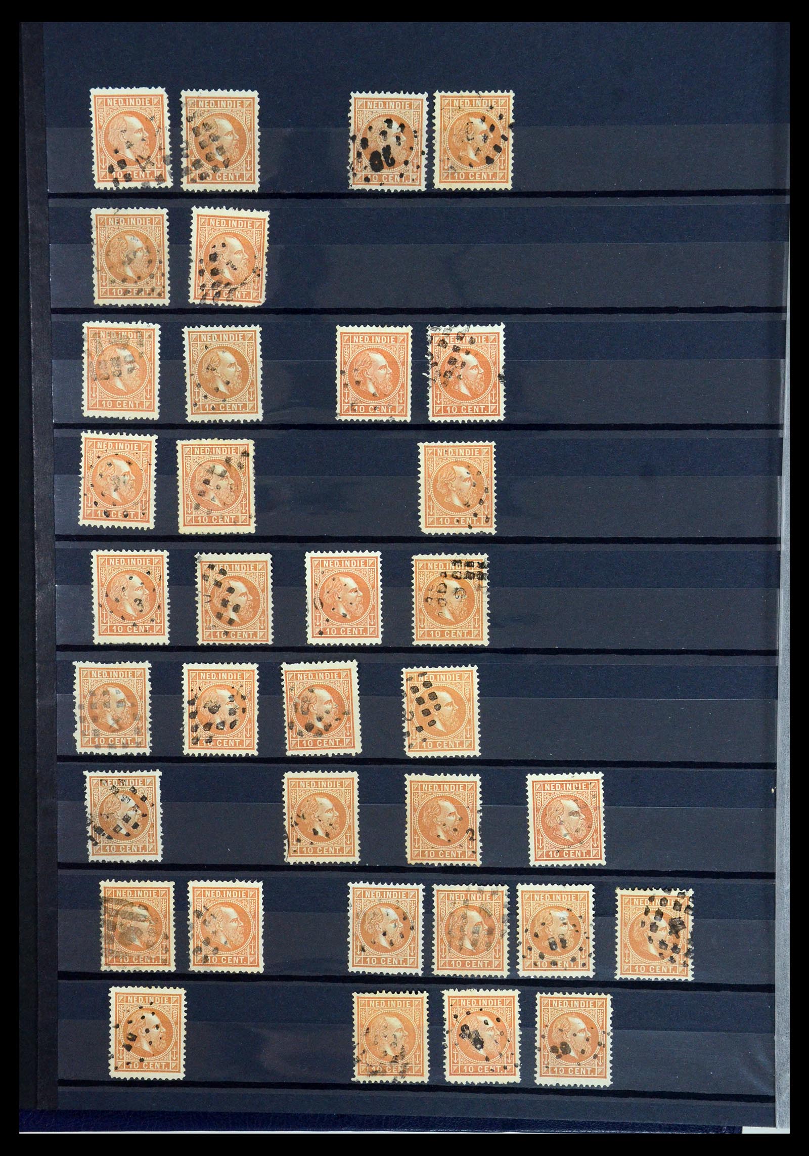 35612 002 - Postzegelverzameling 35612 Nederlands Indië stempels.