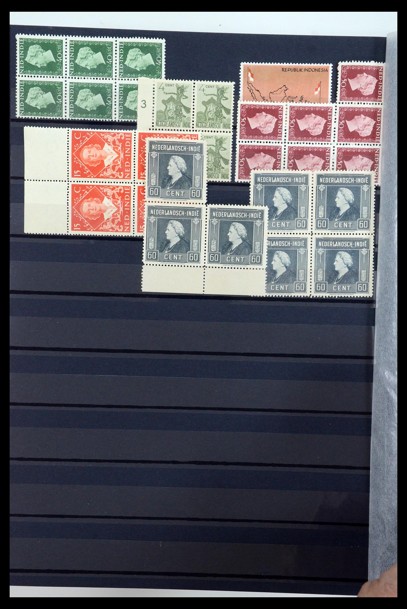 35612 052 - Postzegelverzameling 35612 Nederlands Indië stempels.