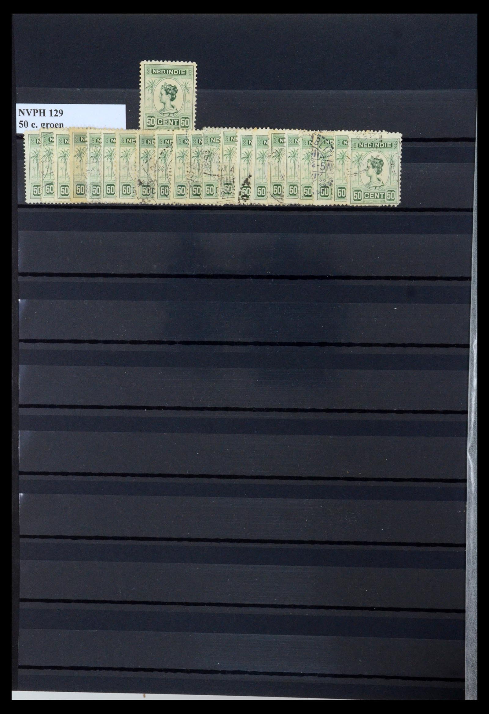35628 024 - Postzegelverzameling 35628 Nederlands Indië stempels.