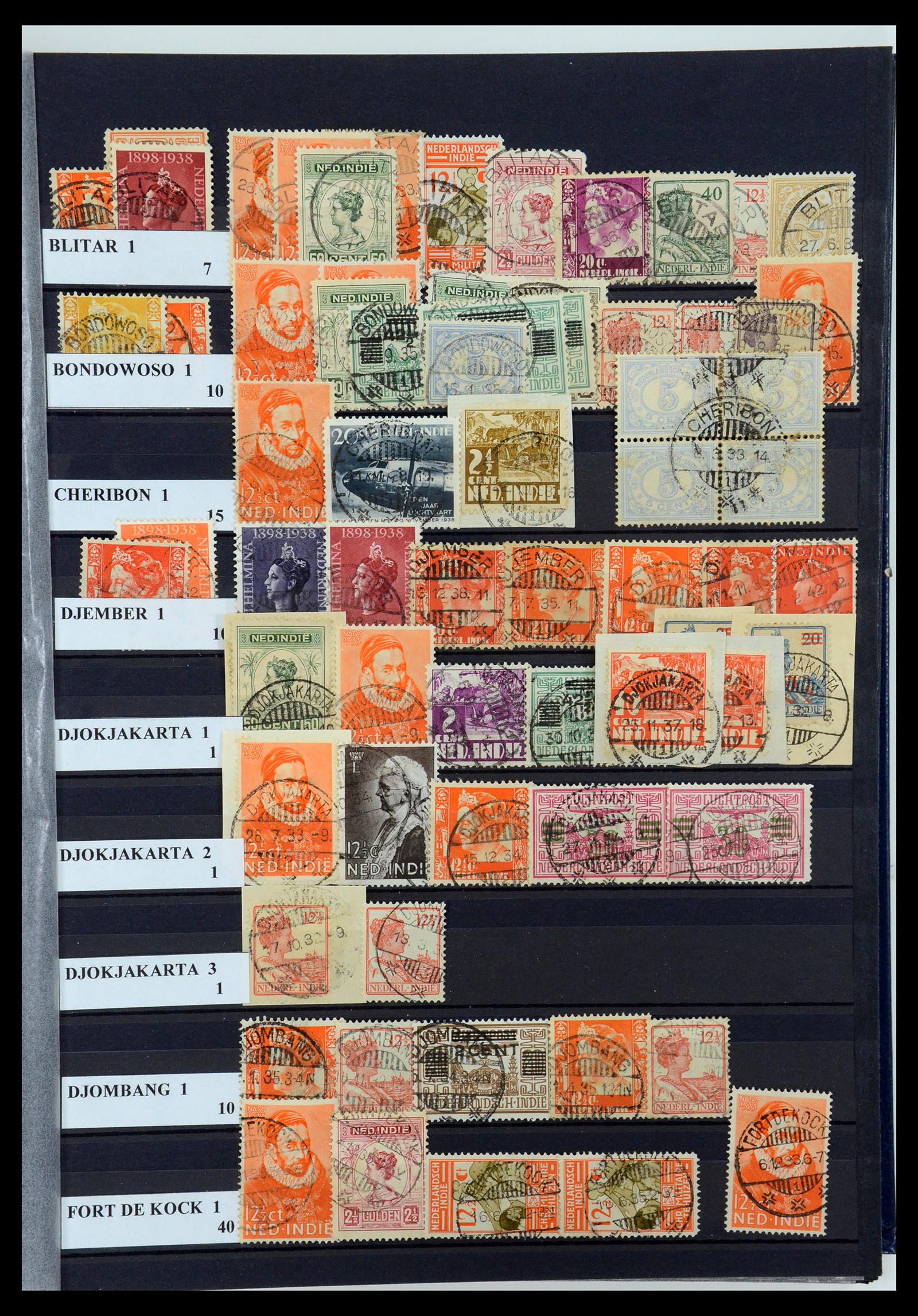 35628 051 - Postzegelverzameling 35628 Nederlands Indië stempels.