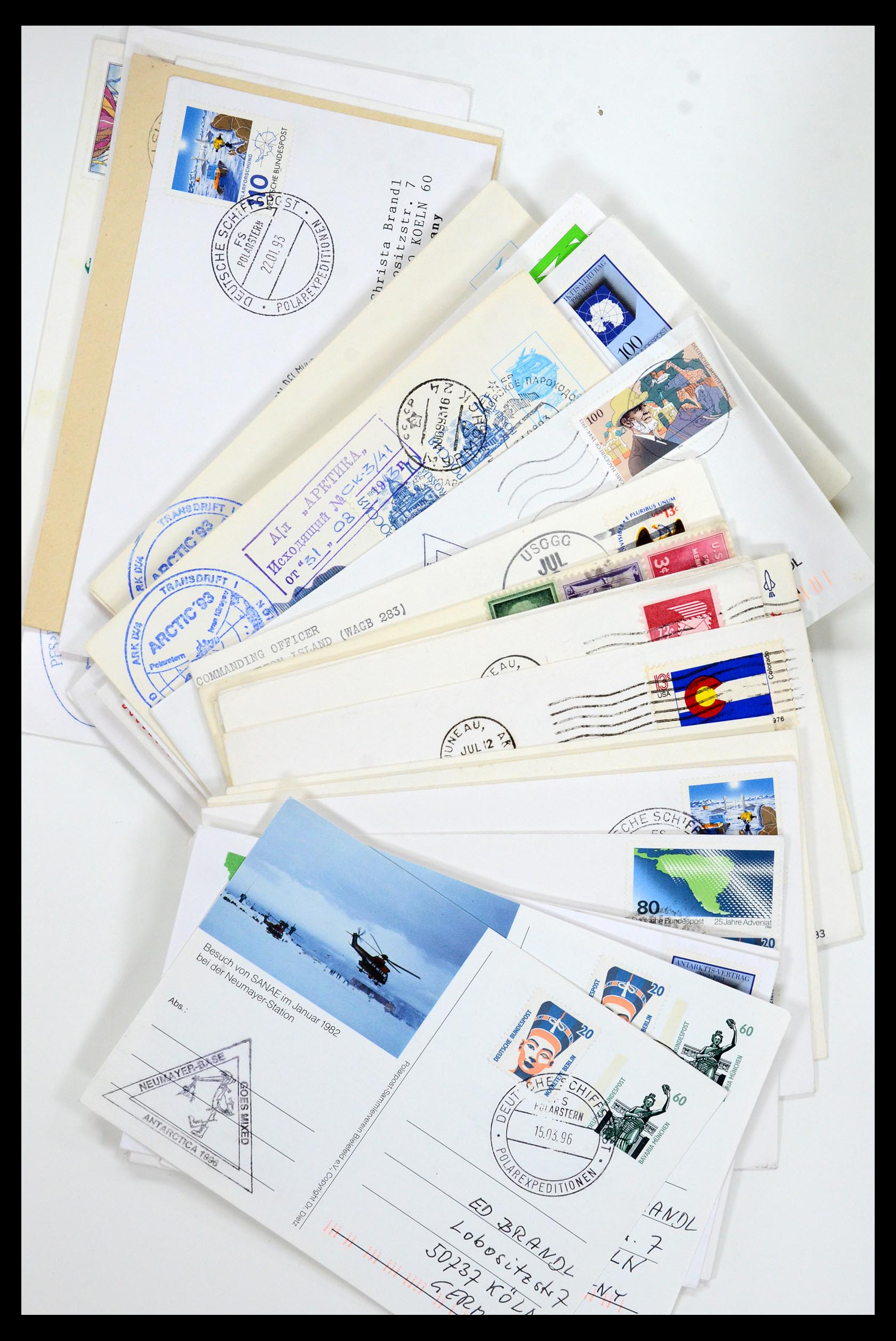 35629 003 - Postzegelverzameling 35629 Motief Noord en Zuid Pool.