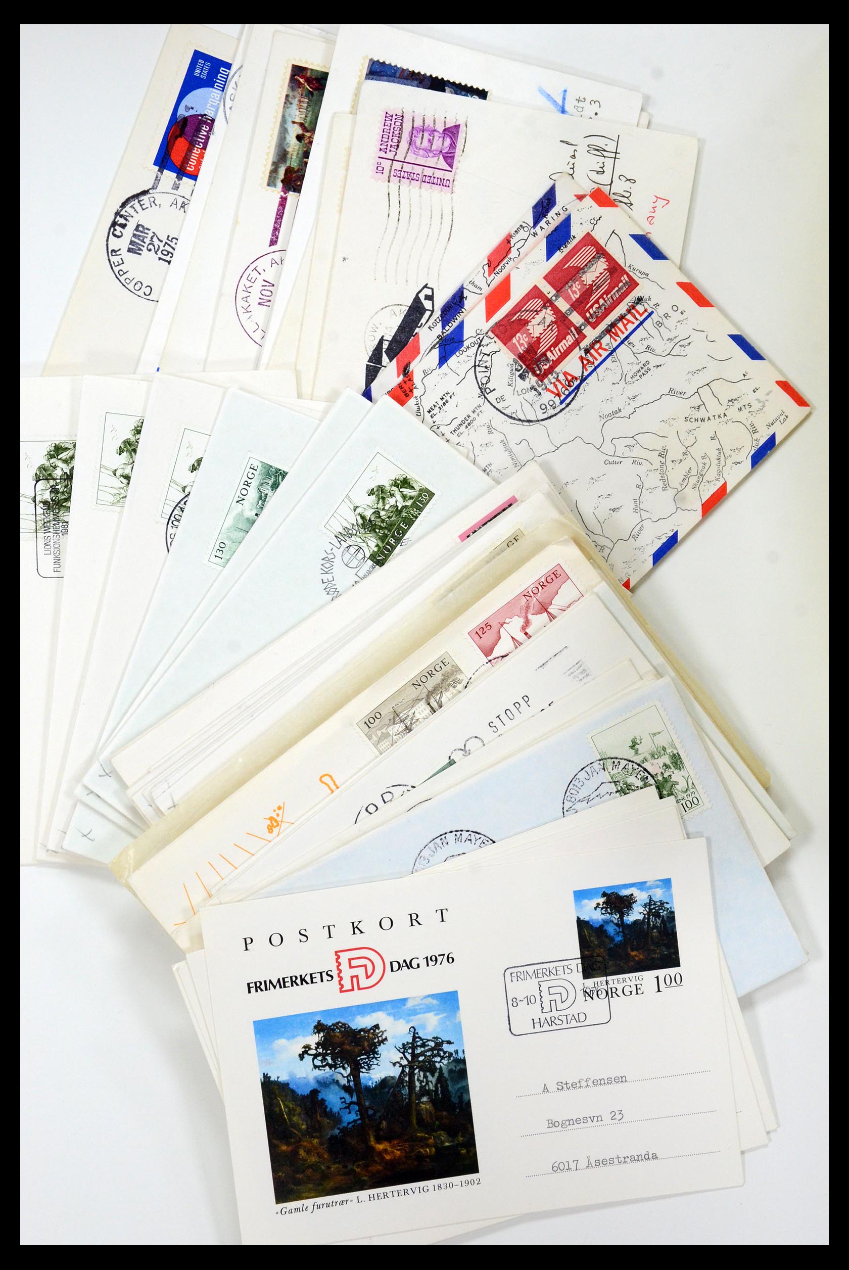 35629 014 - Postzegelverzameling 35629 Motief Noord en Zuid Pool.