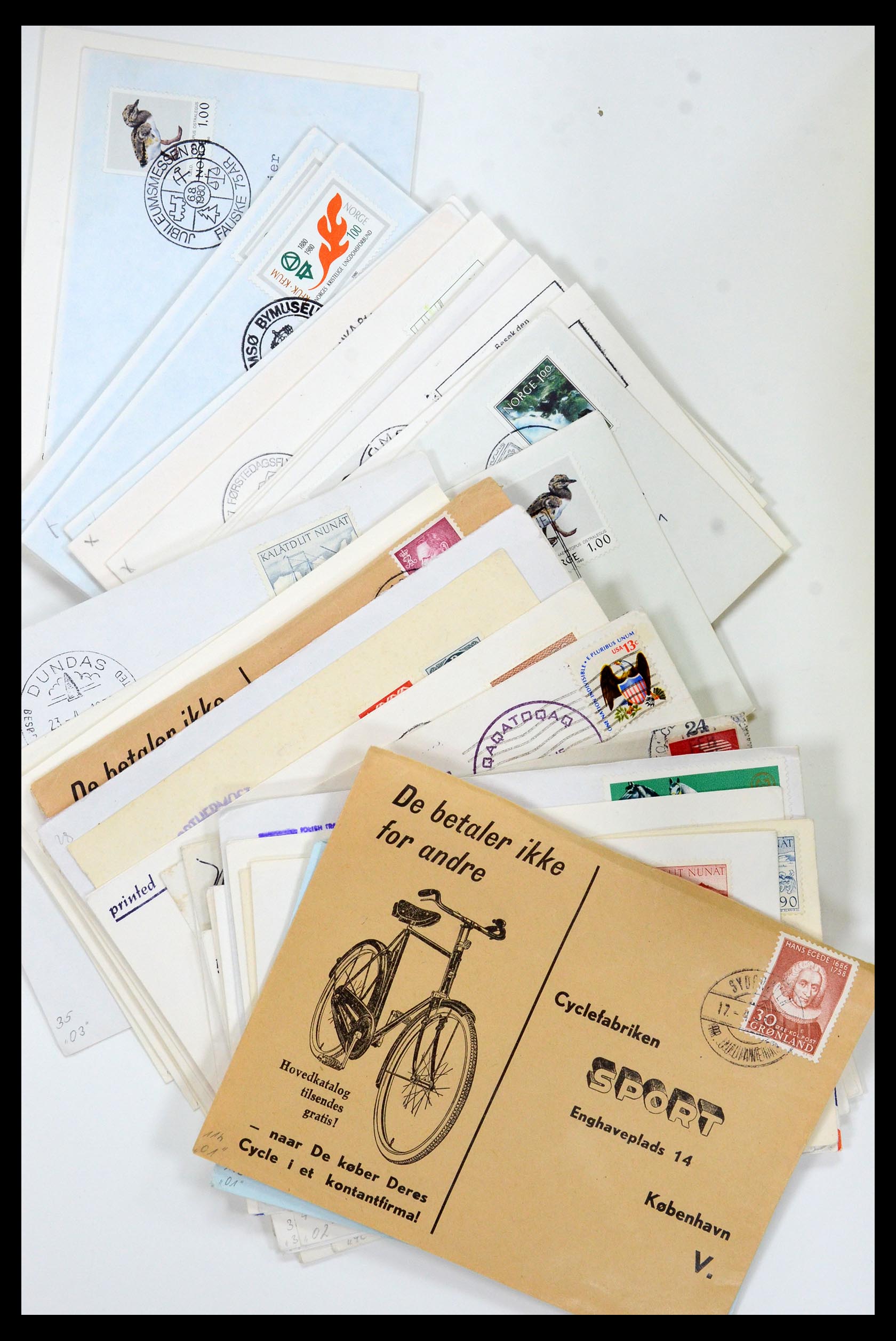 35629 019 - Postzegelverzameling 35629 Motief Noord en Zuid Pool.