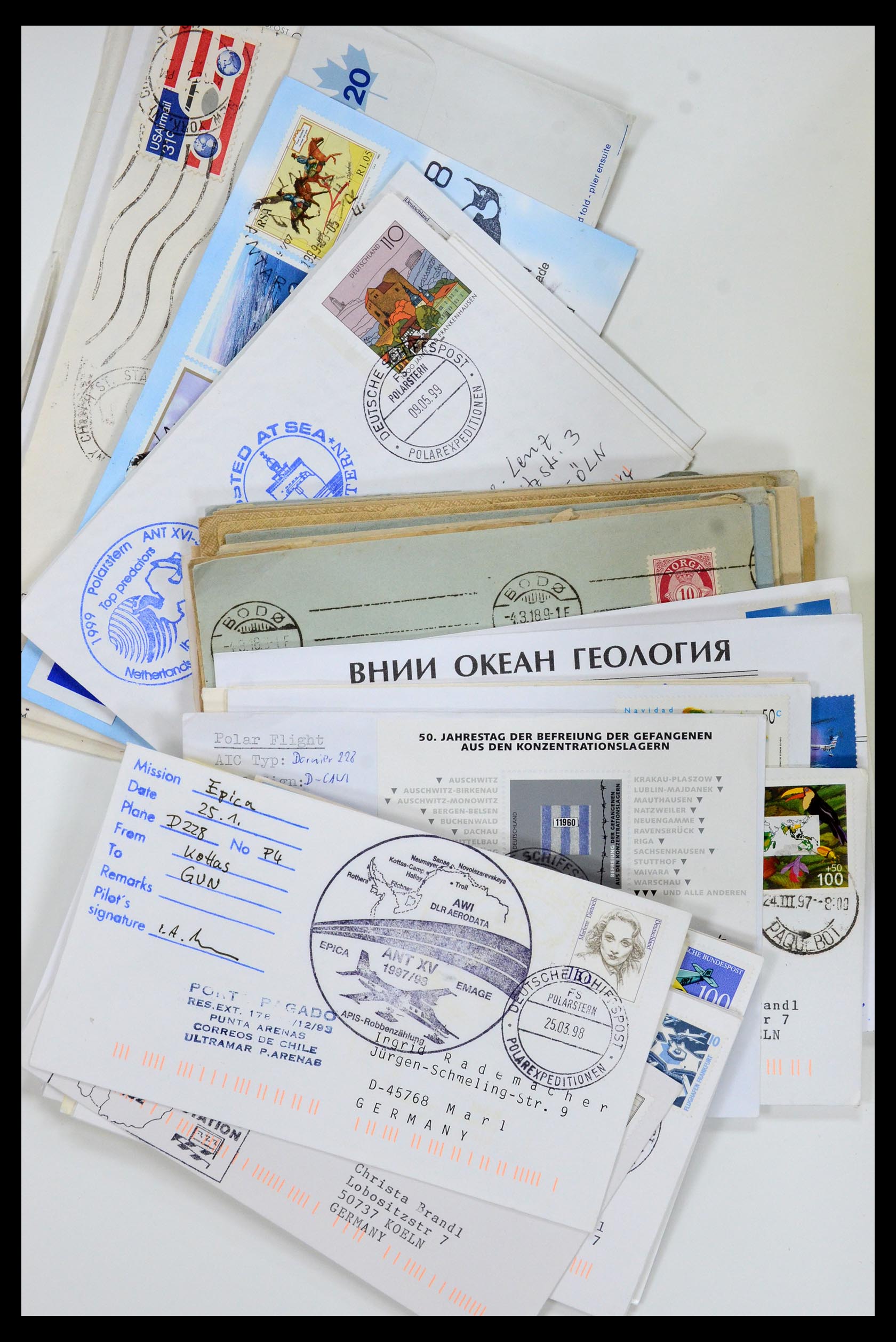 35629 022 - Postzegelverzameling 35629 Motief Noord en Zuid Pool.
