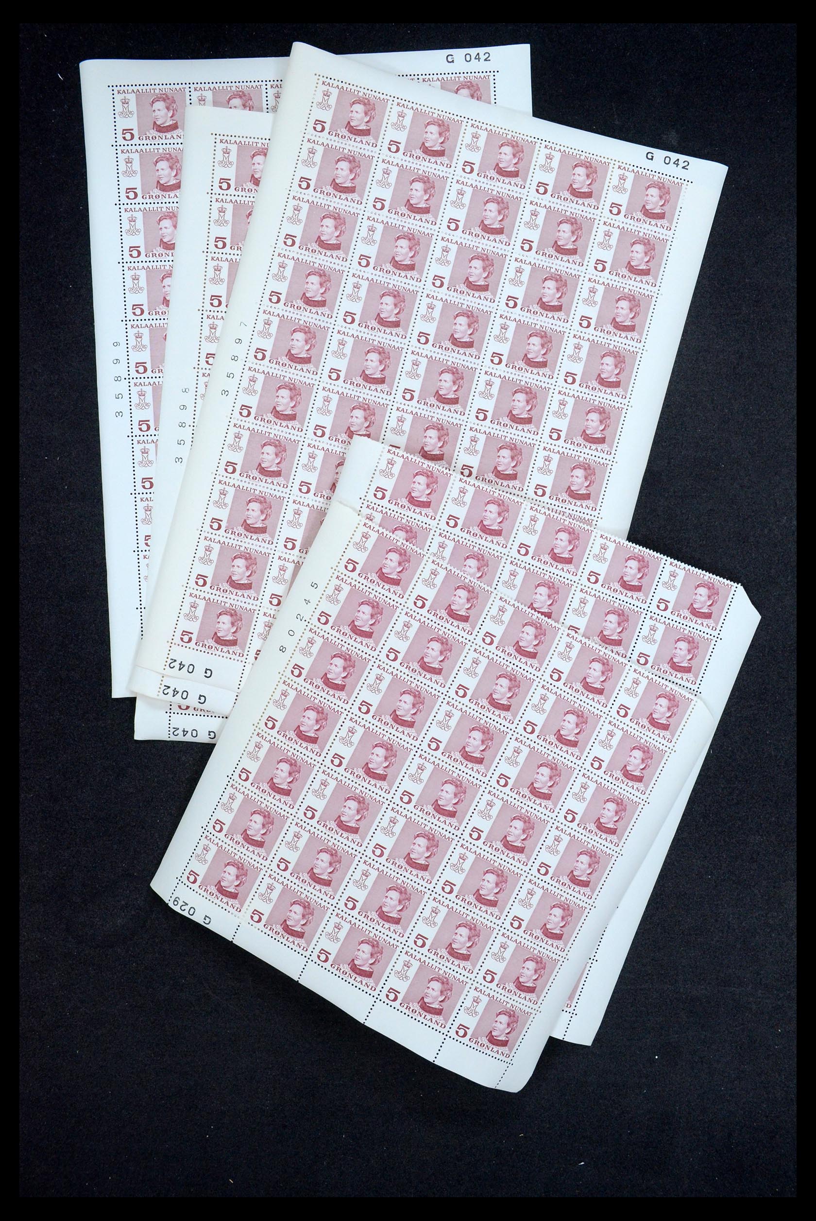 35664 001 - Postzegelverzameling 35664 Groenland 1961-1977.