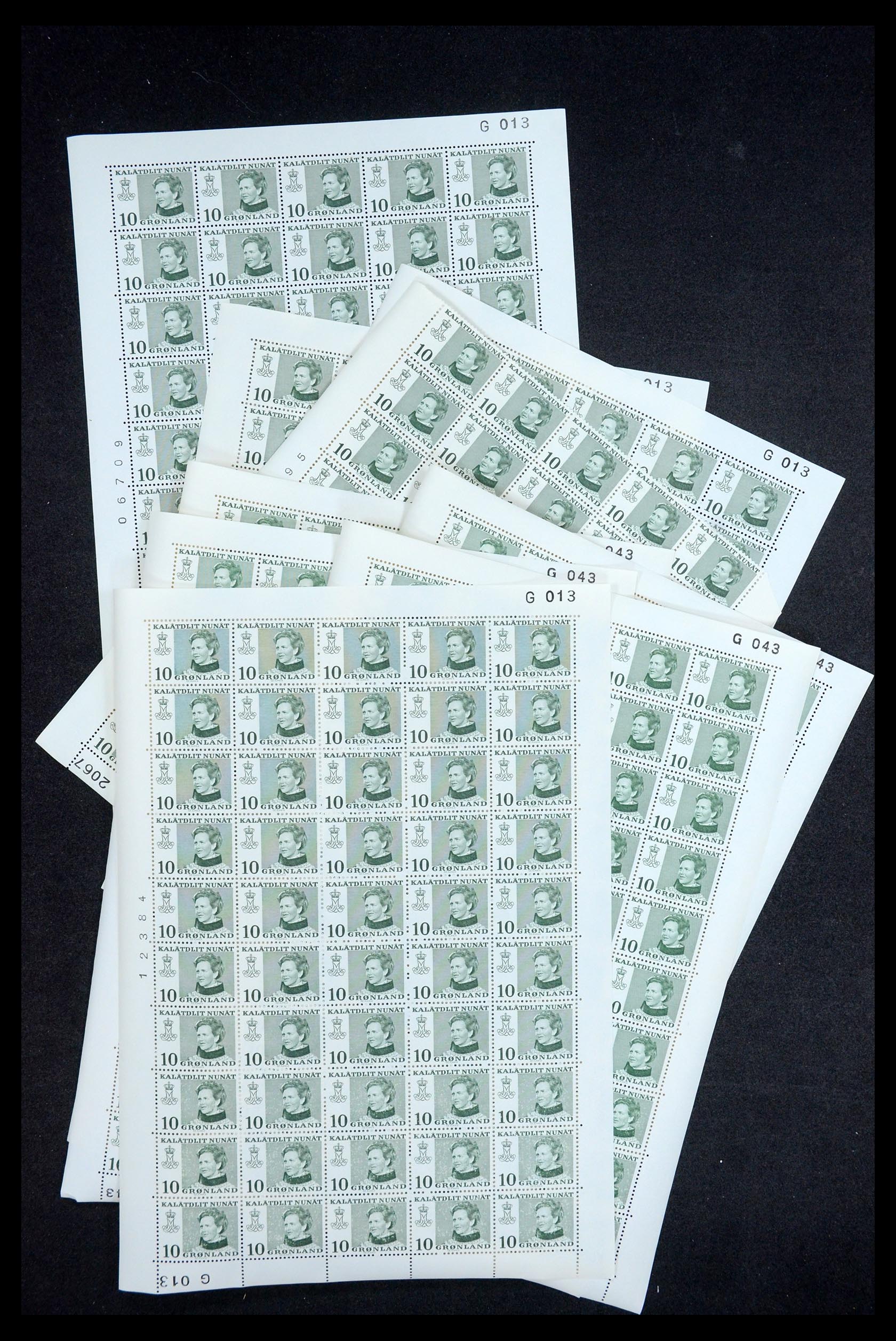 35664 002 - Postzegelverzameling 35664 Groenland 1961-1977.