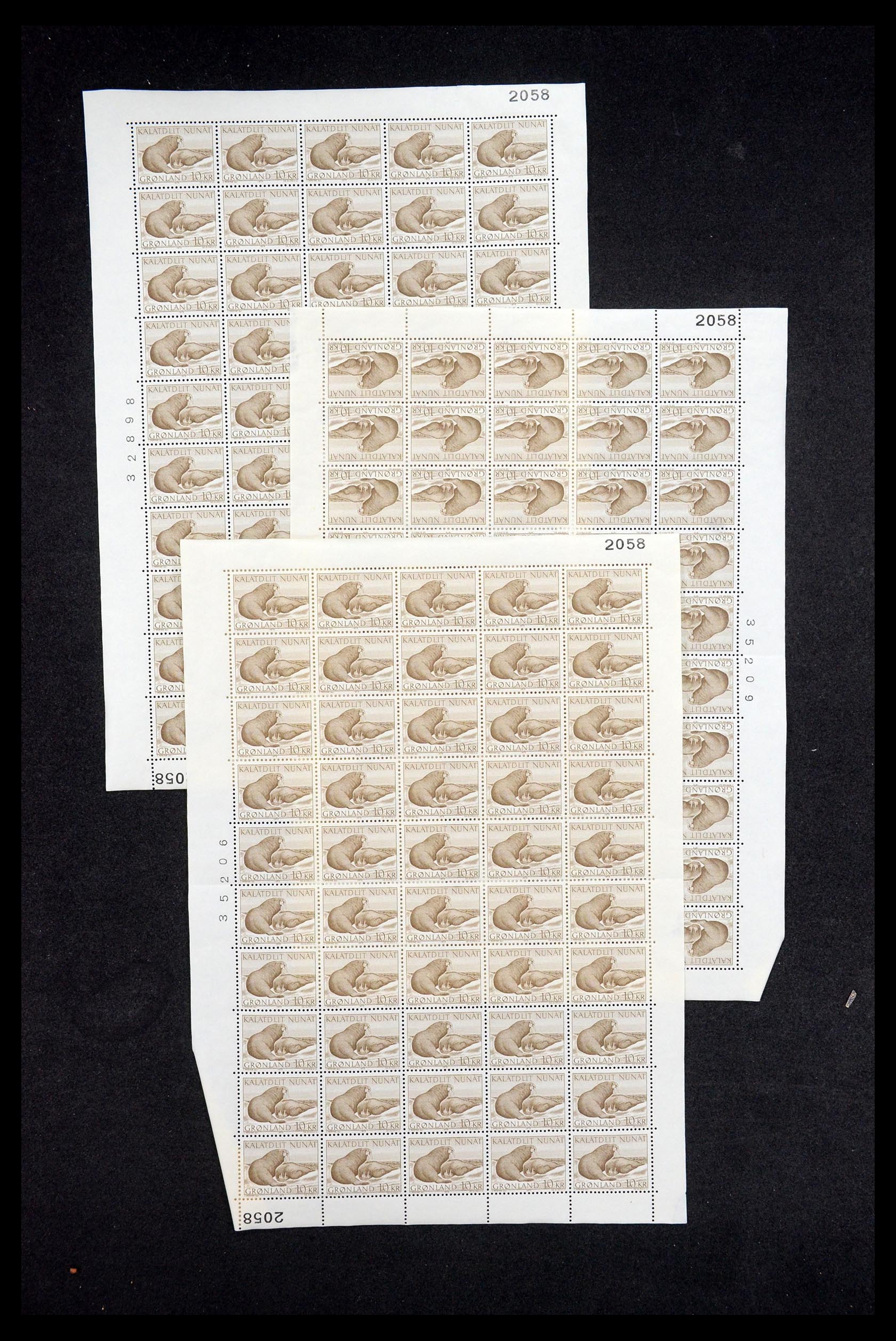 35664 021 - Postzegelverzameling 35664 Groenland 1961-1977.