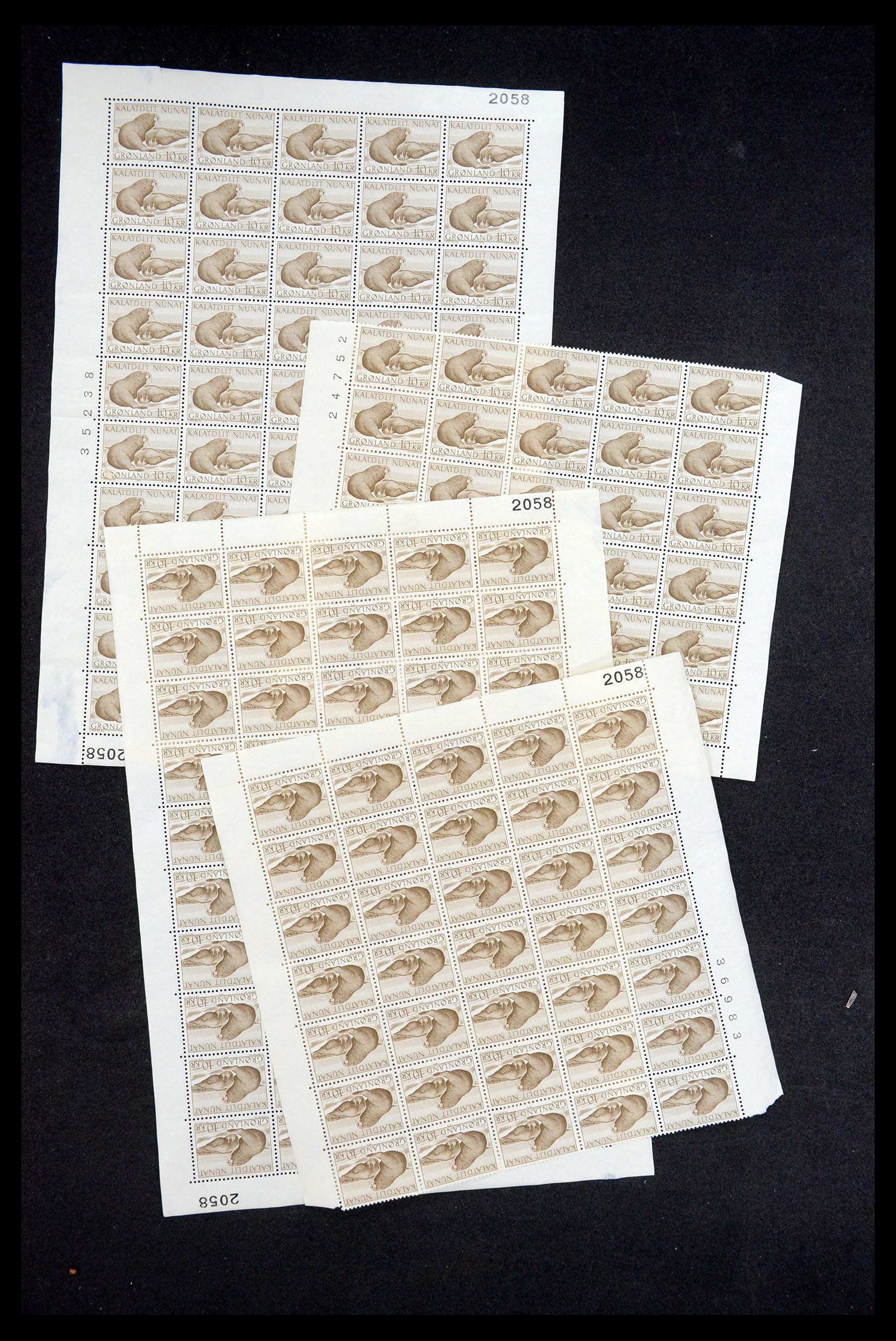 35664 022 - Postzegelverzameling 35664 Groenland 1961-1977.