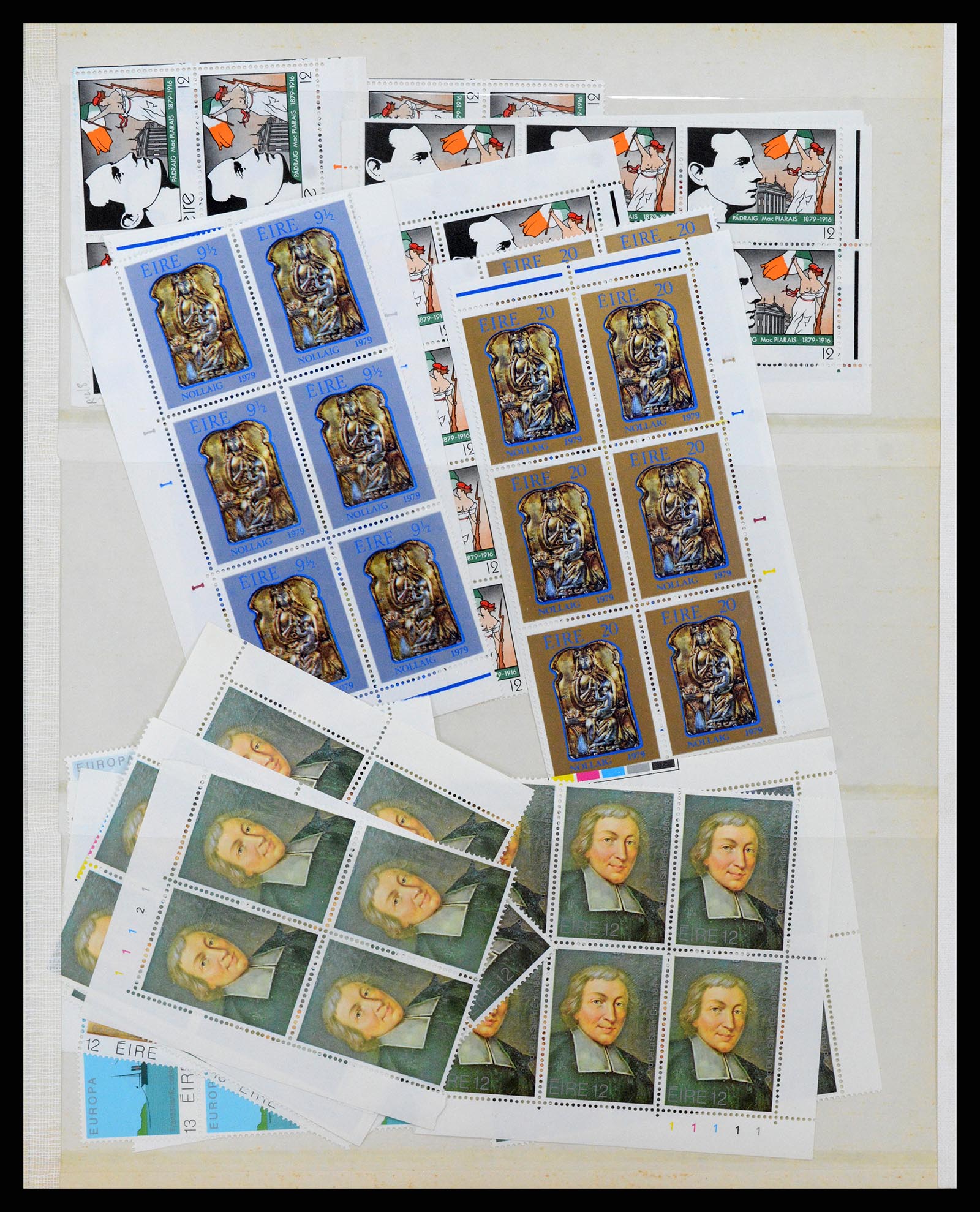 35677 008 - Postzegelverzameling 35677 Ierland 18950-2002.