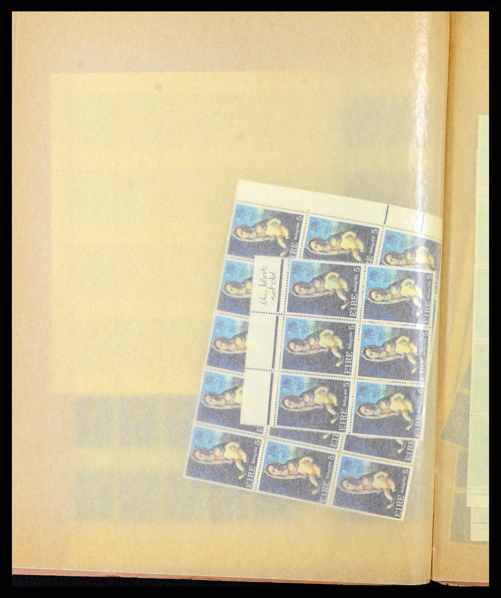 35677 024 - Stamp Collection 35677 Ireland 18950-2002.