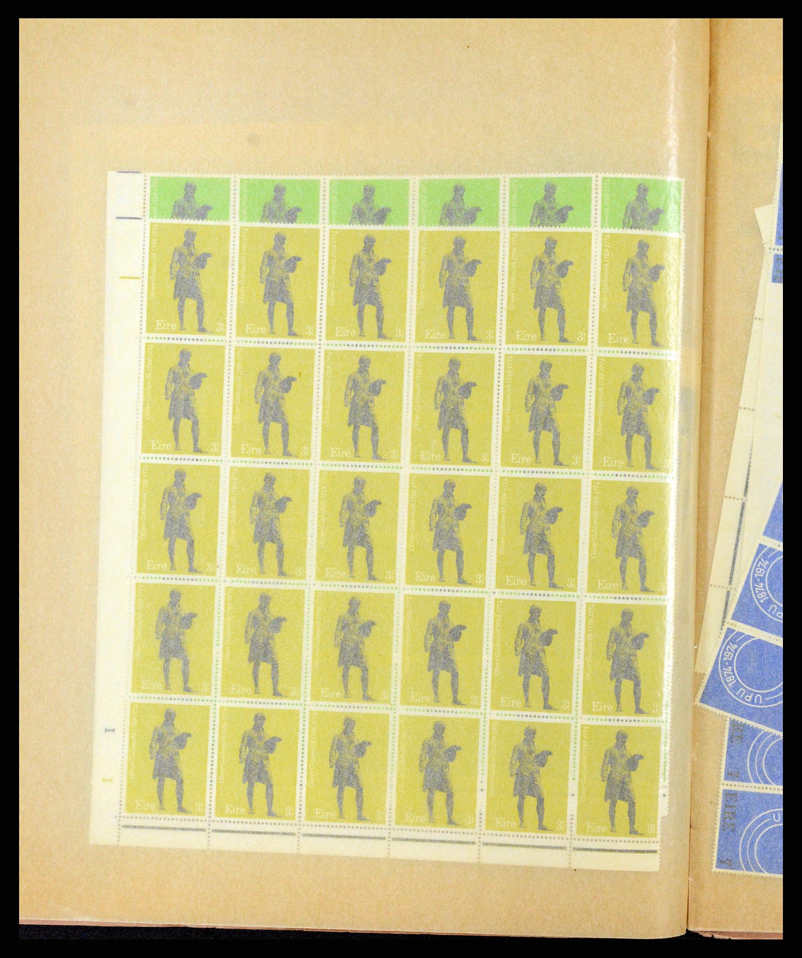 35677 025 - Stamp Collection 35677 Ireland 18950-2002.
