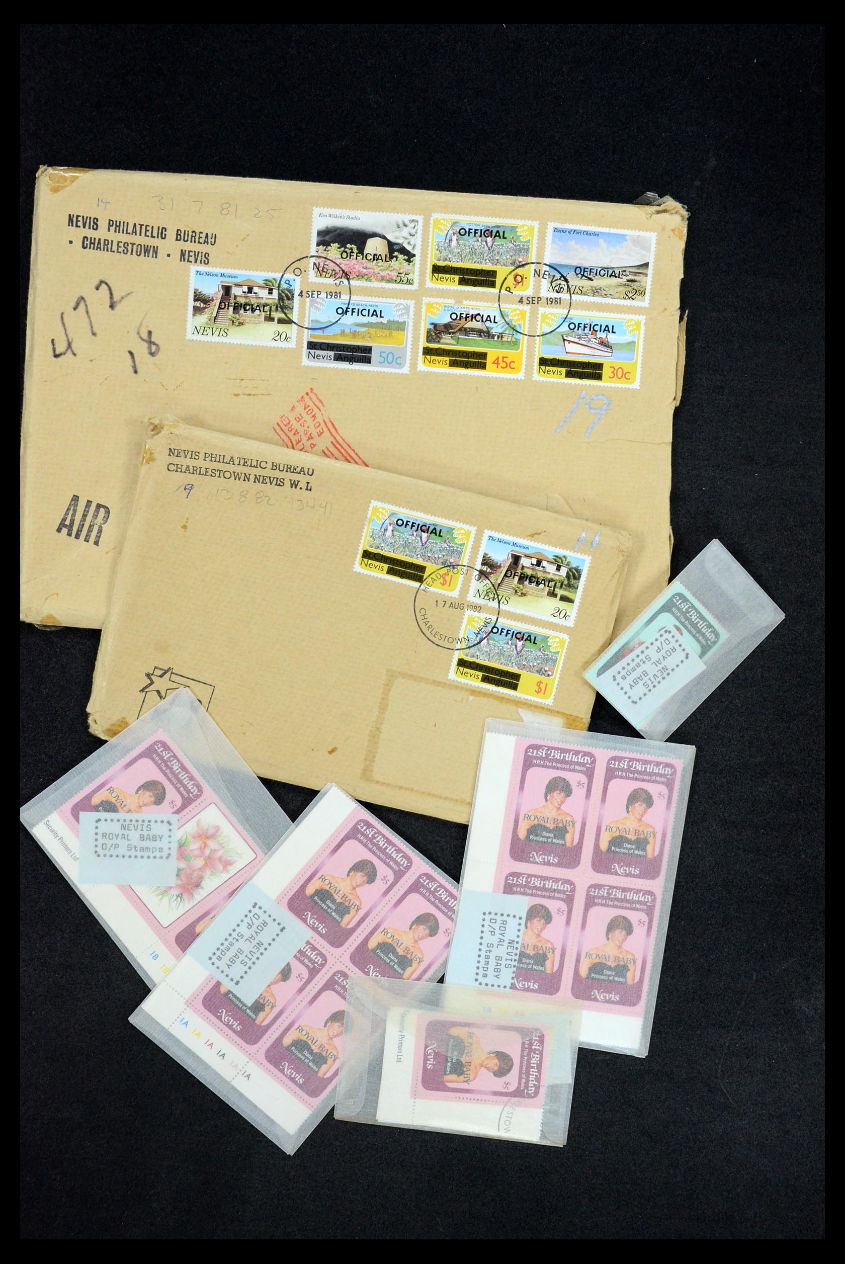 35681 001 - Postzegelverzameling 35681 St. Kitts & Nevis.