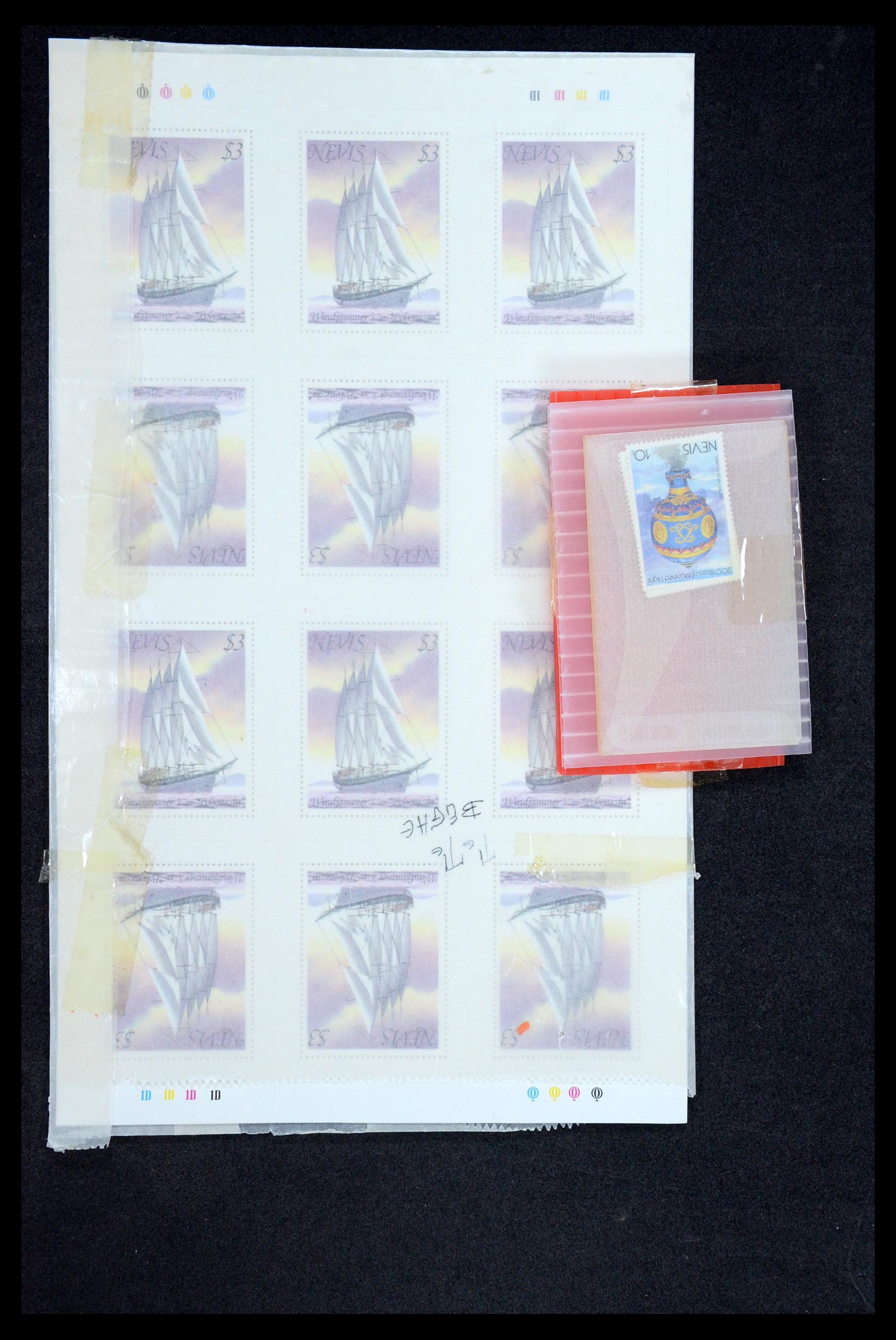35681 010 - Postzegelverzameling 35681 St. Kitts & Nevis.