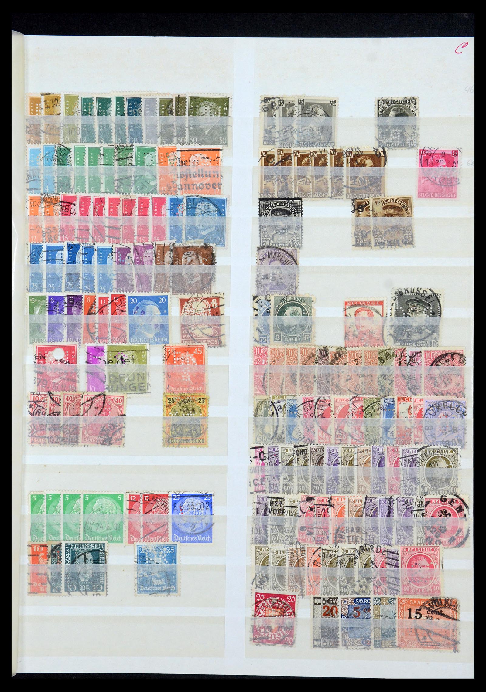 35718 005 - Postzegelverzameling 35718 Wereld perfins 1900-1950.