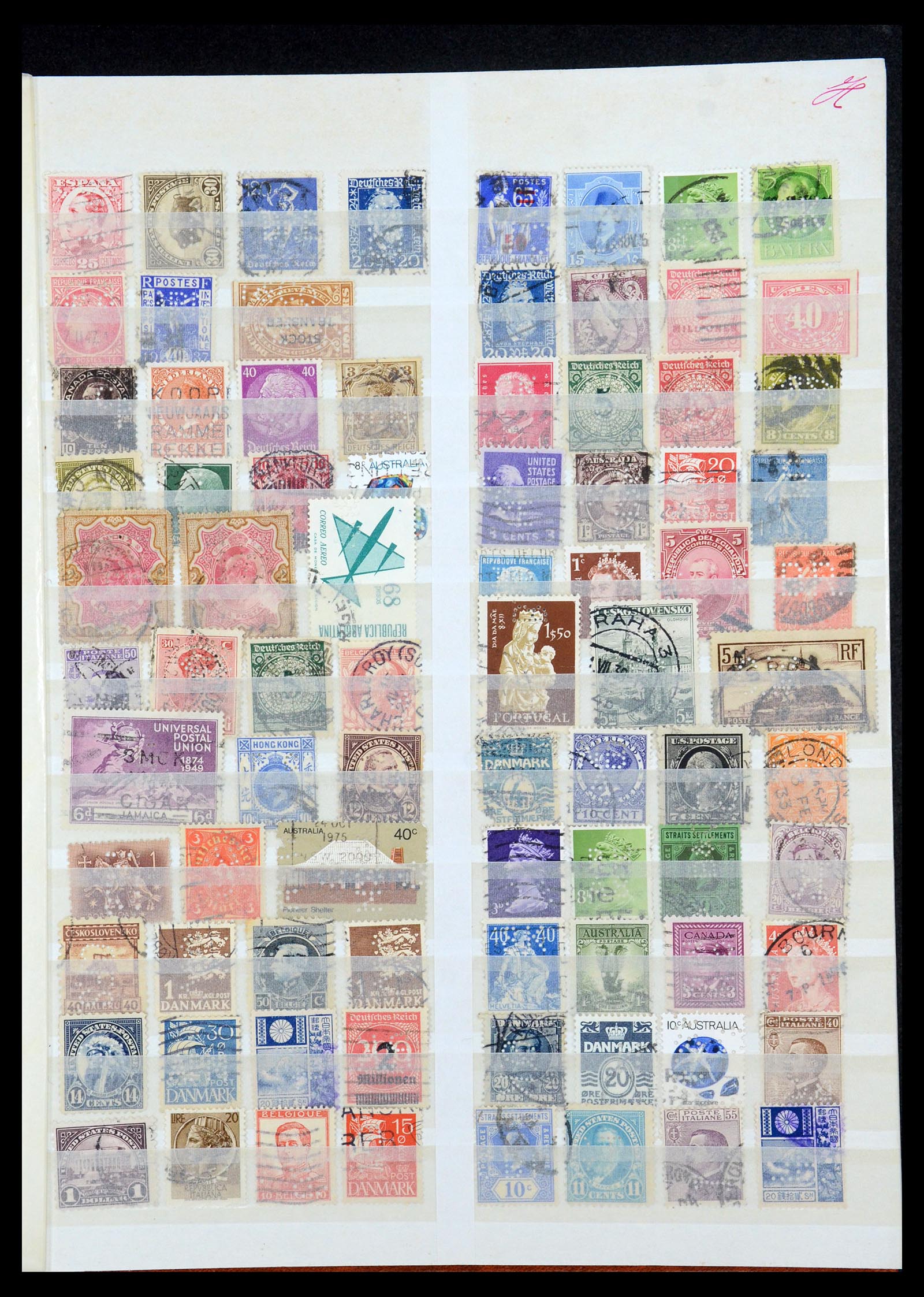 35718 013 - Postzegelverzameling 35718 Wereld perfins 1900-1950.