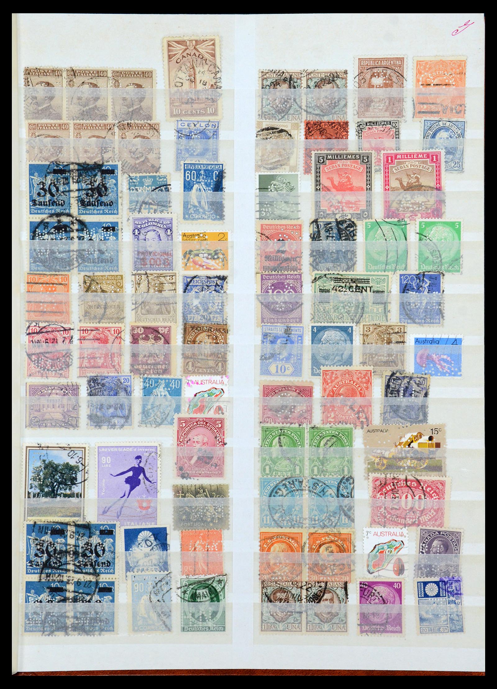 35718 015 - Postzegelverzameling 35718 Wereld perfins 1900-1950.