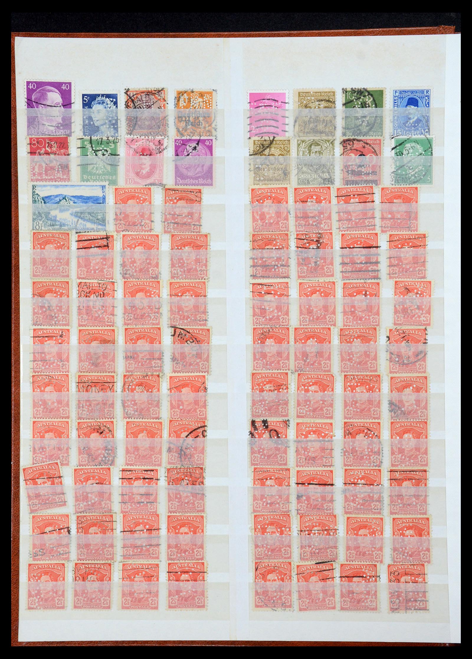 35718 016 - Postzegelverzameling 35718 Wereld perfins 1900-1950.