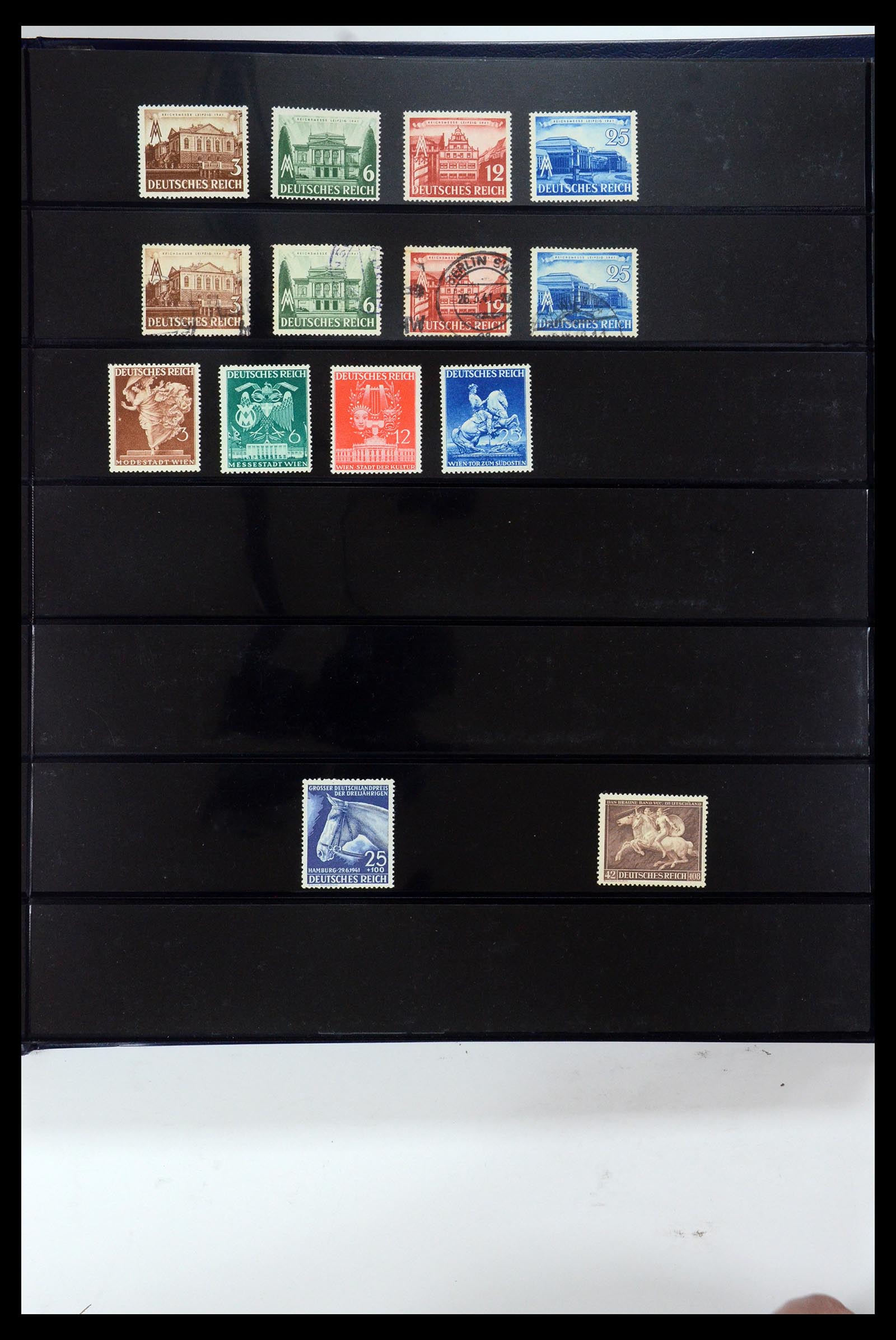 35720 016 - Stamp Collection 35720 European countries 1930-1945.