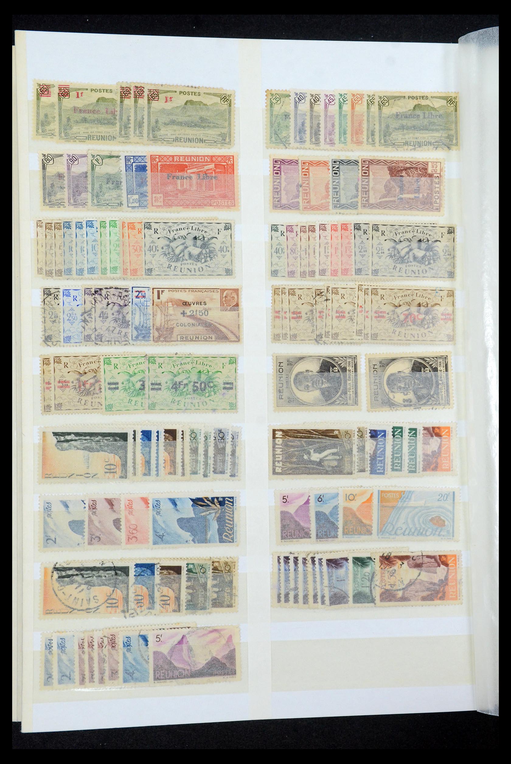 35746 034 - Postzegelverzameling 35746 Madagascar en Réunion 1880-1992.