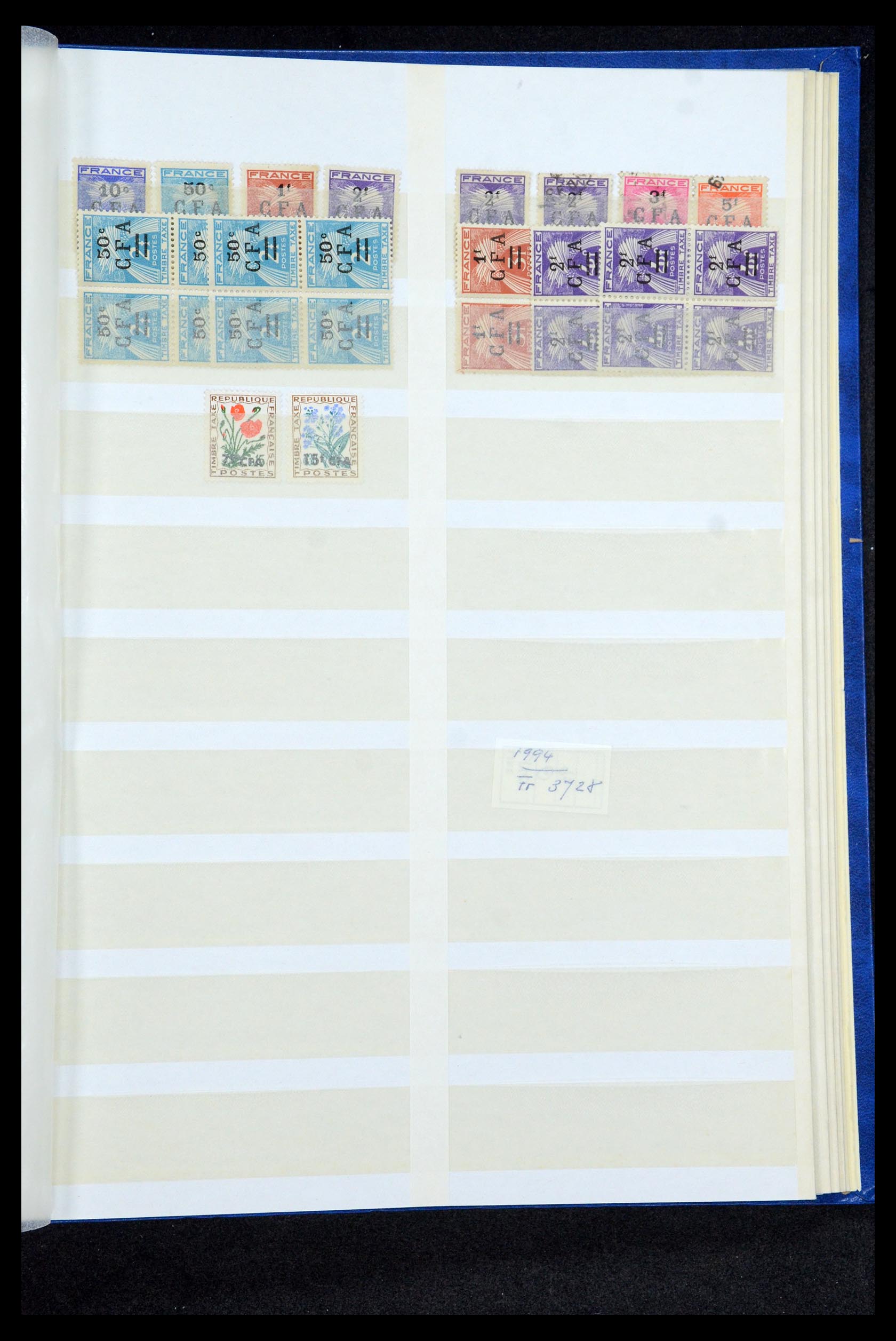 35746 038 - Postzegelverzameling 35746 Madagascar en Réunion 1880-1992.