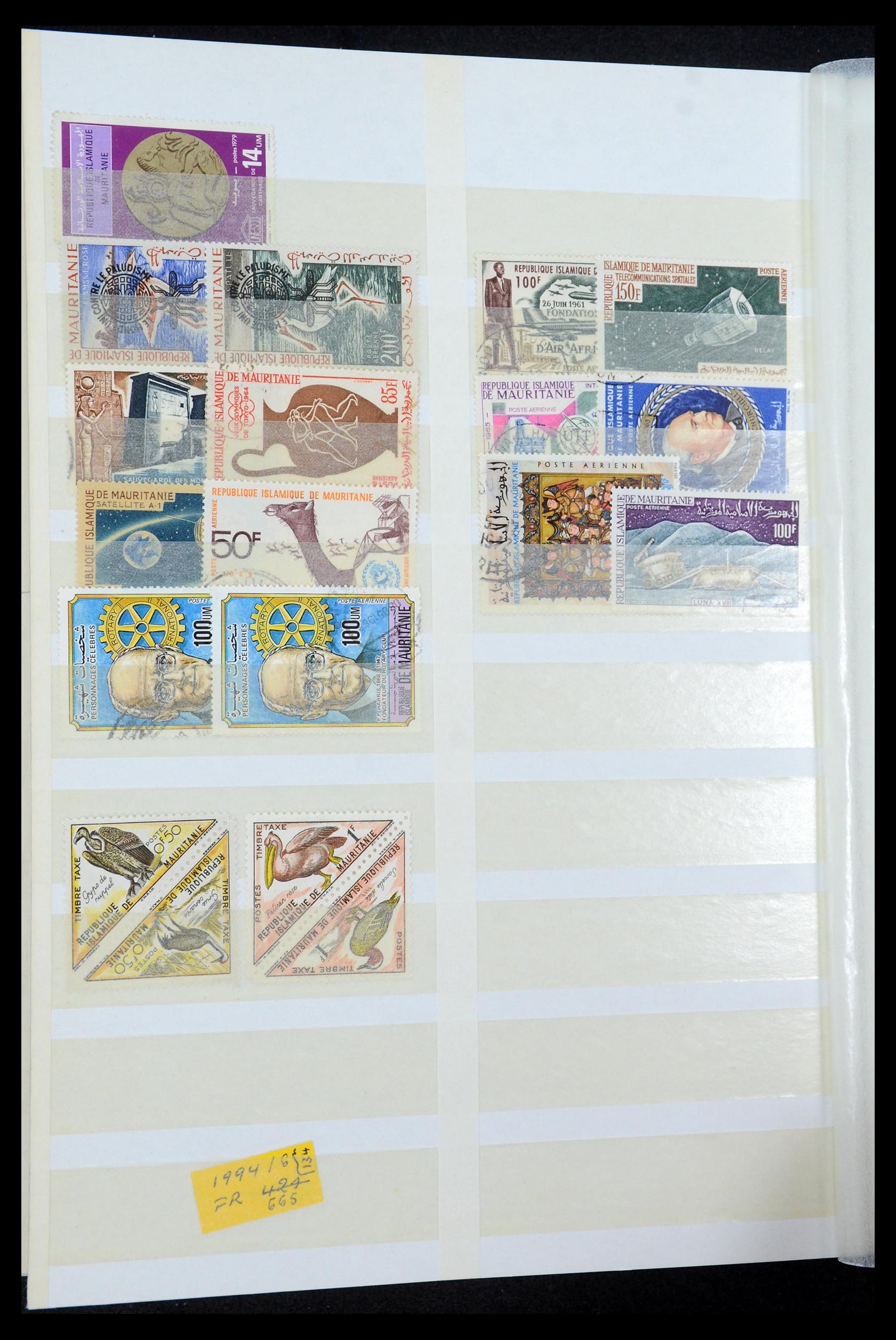 35746 041 - Postzegelverzameling 35746 Madagascar en Réunion 1880-1992.