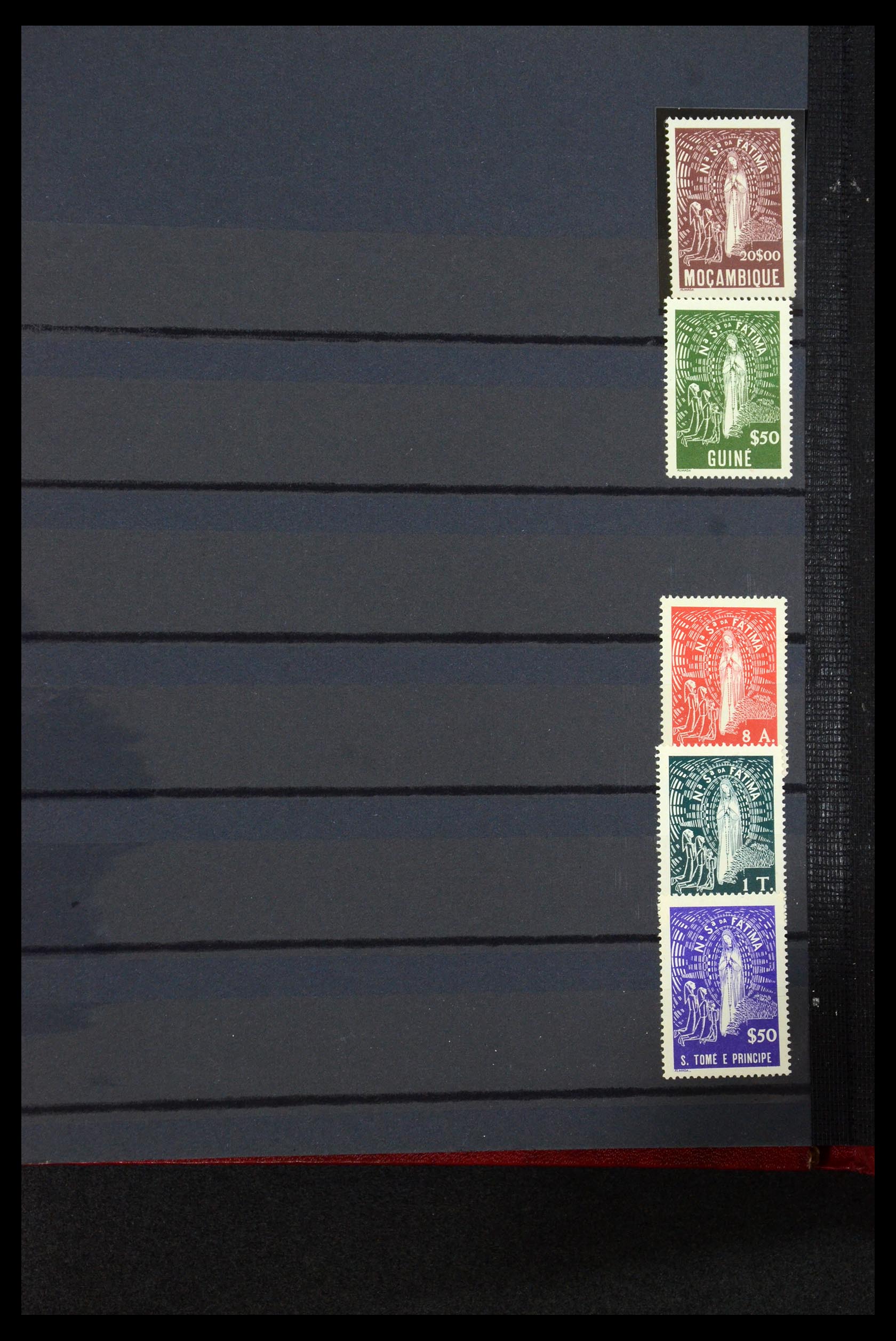 35788 012 - Postzegelverzameling 35788 Portugese koloniën 1886-1971.