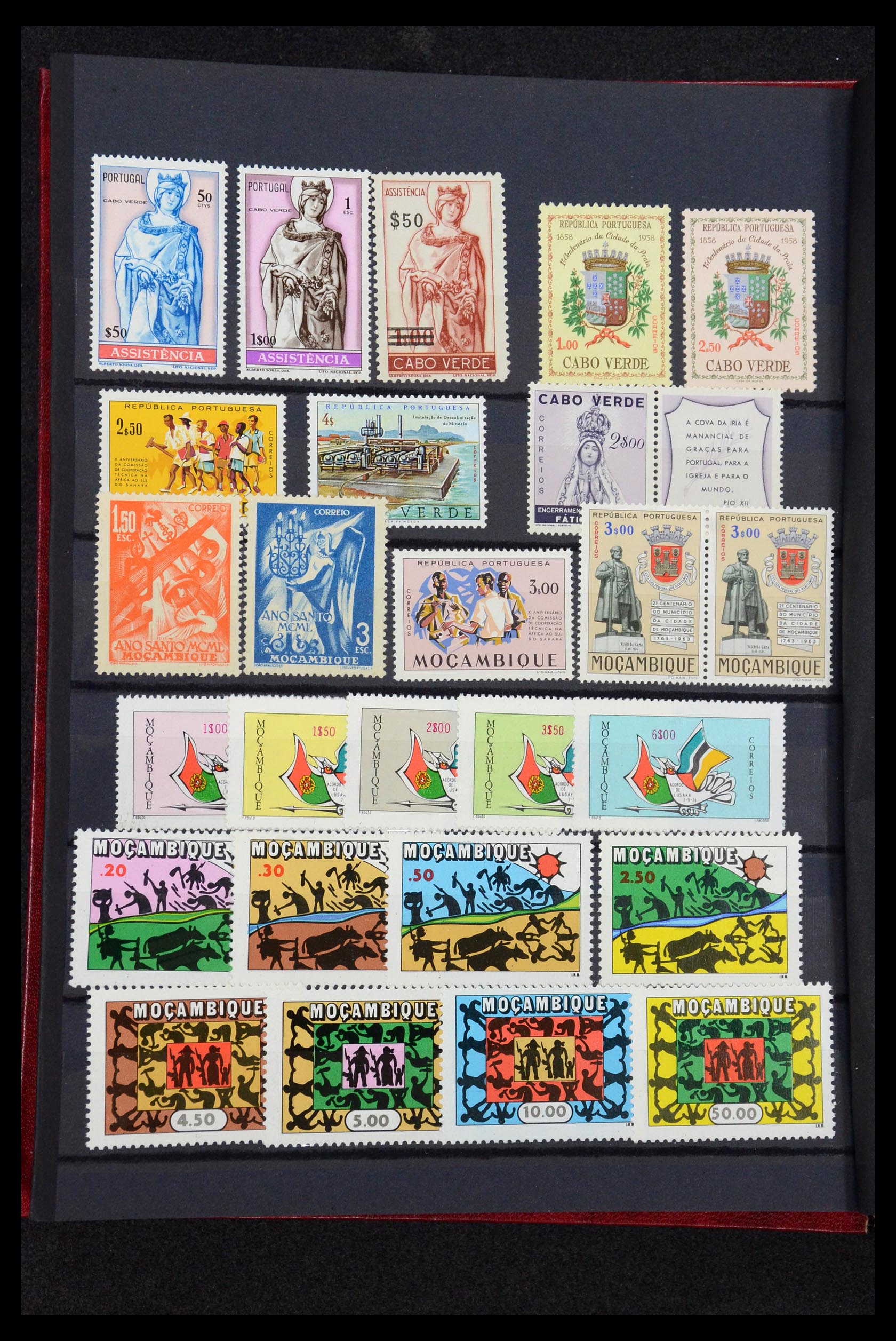 35788 016 - Postzegelverzameling 35788 Portugese koloniën 1886-1971.