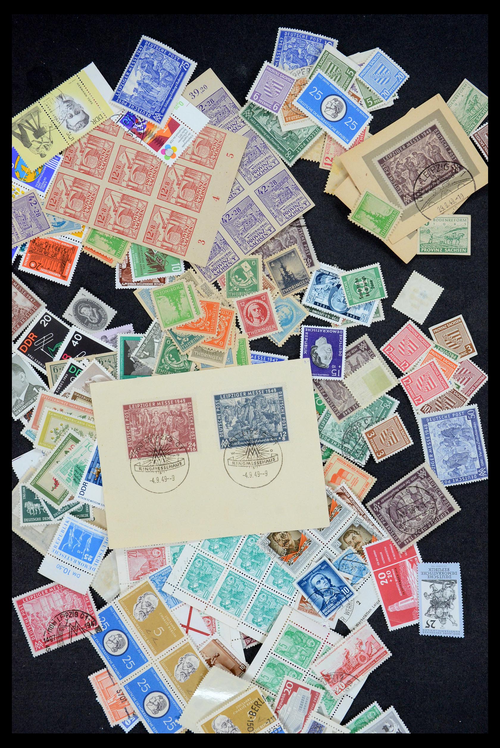 35827 226 - Stamp Collection 35827 Sovietzone and GDR 1945-1990.