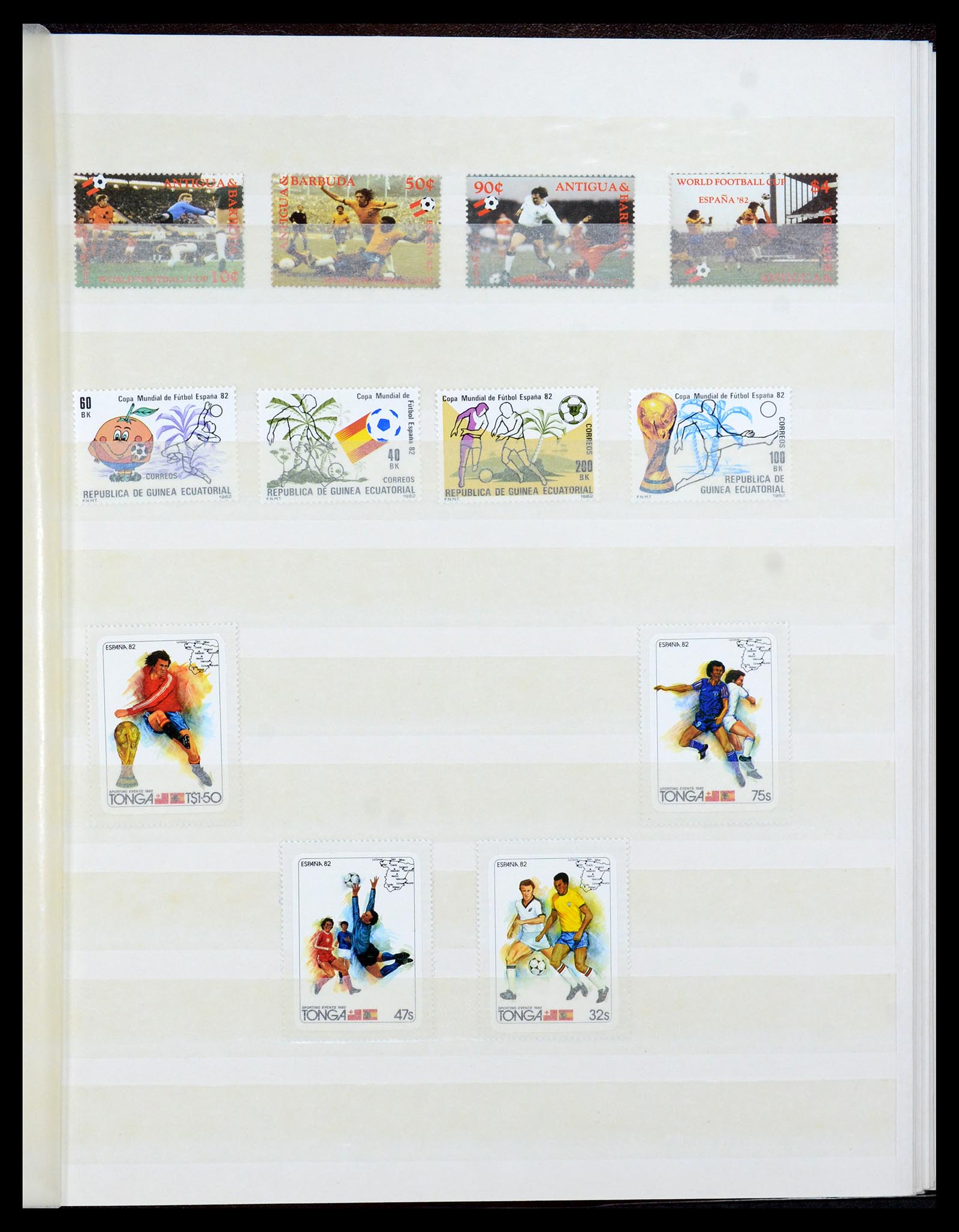 35878 005 - Postzegelverzameling 35878 WK voetbal 1982 en 1986.