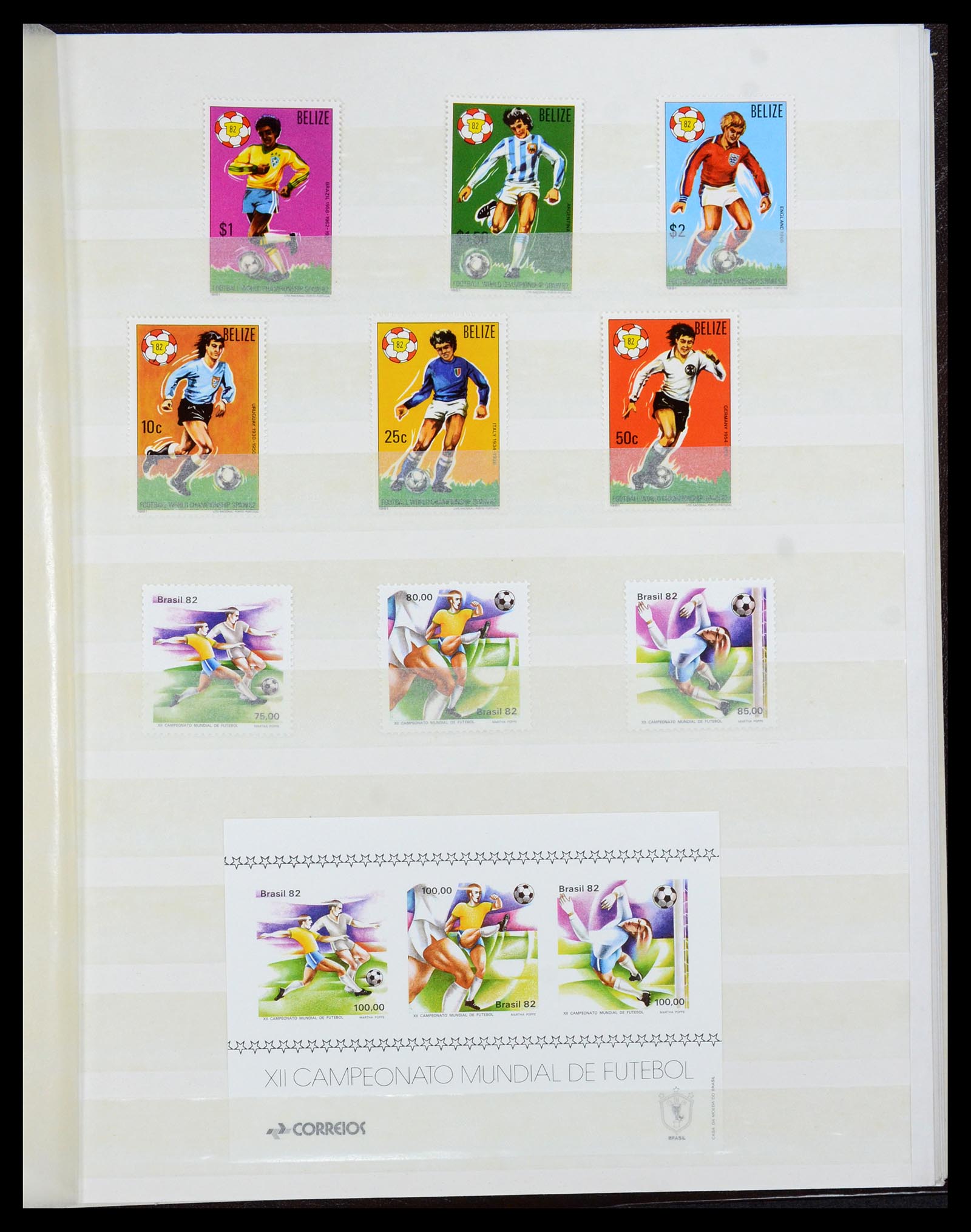 35878 015 - Postzegelverzameling 35878 WK voetbal 1982 en 1986.