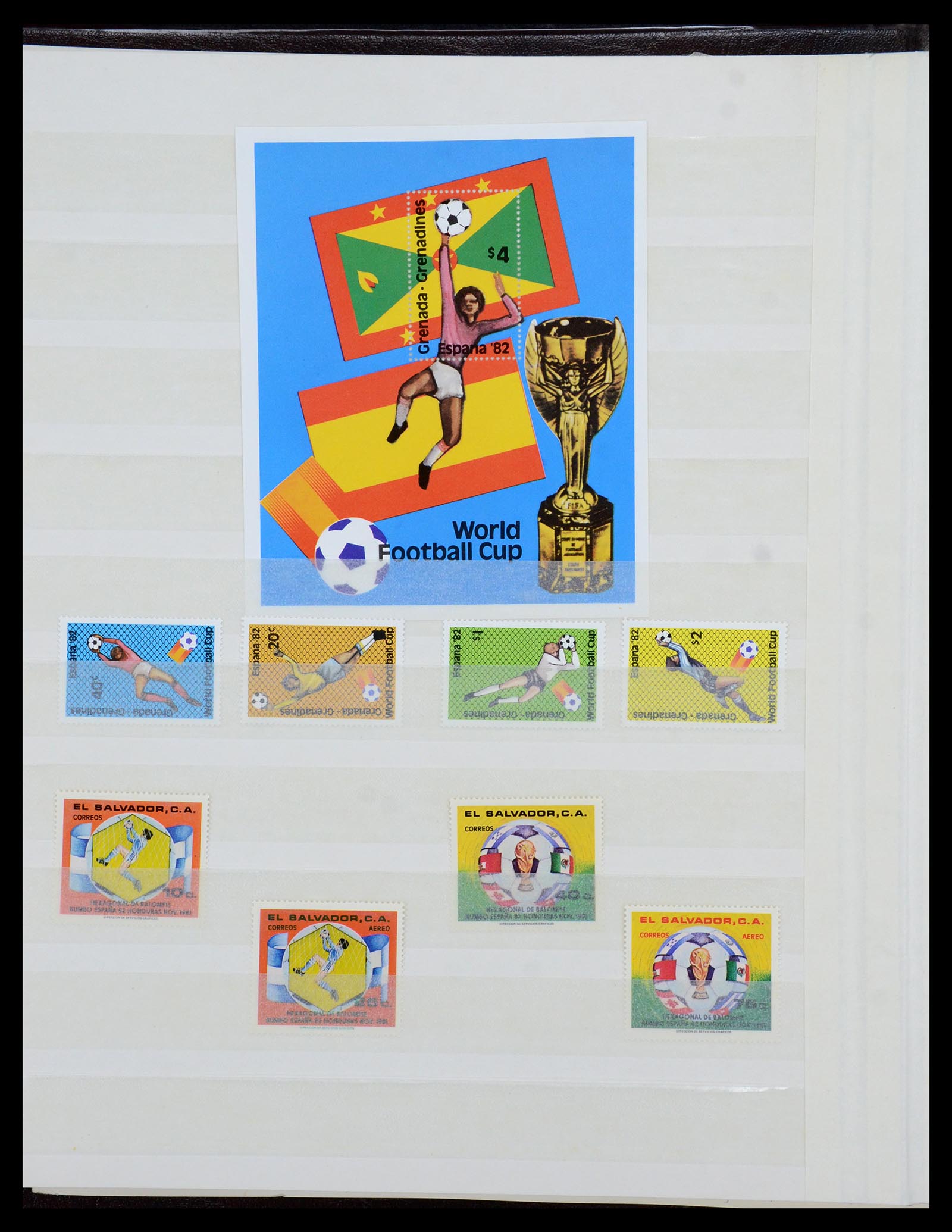 35878 018 - Postzegelverzameling 35878 WK voetbal 1982 en 1986.