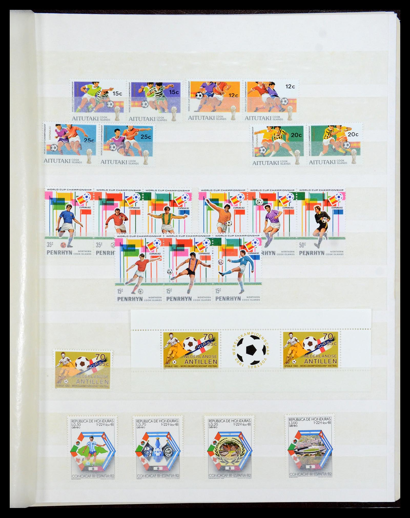 35878 027 - Postzegelverzameling 35878 WK voetbal 1982 en 1986.