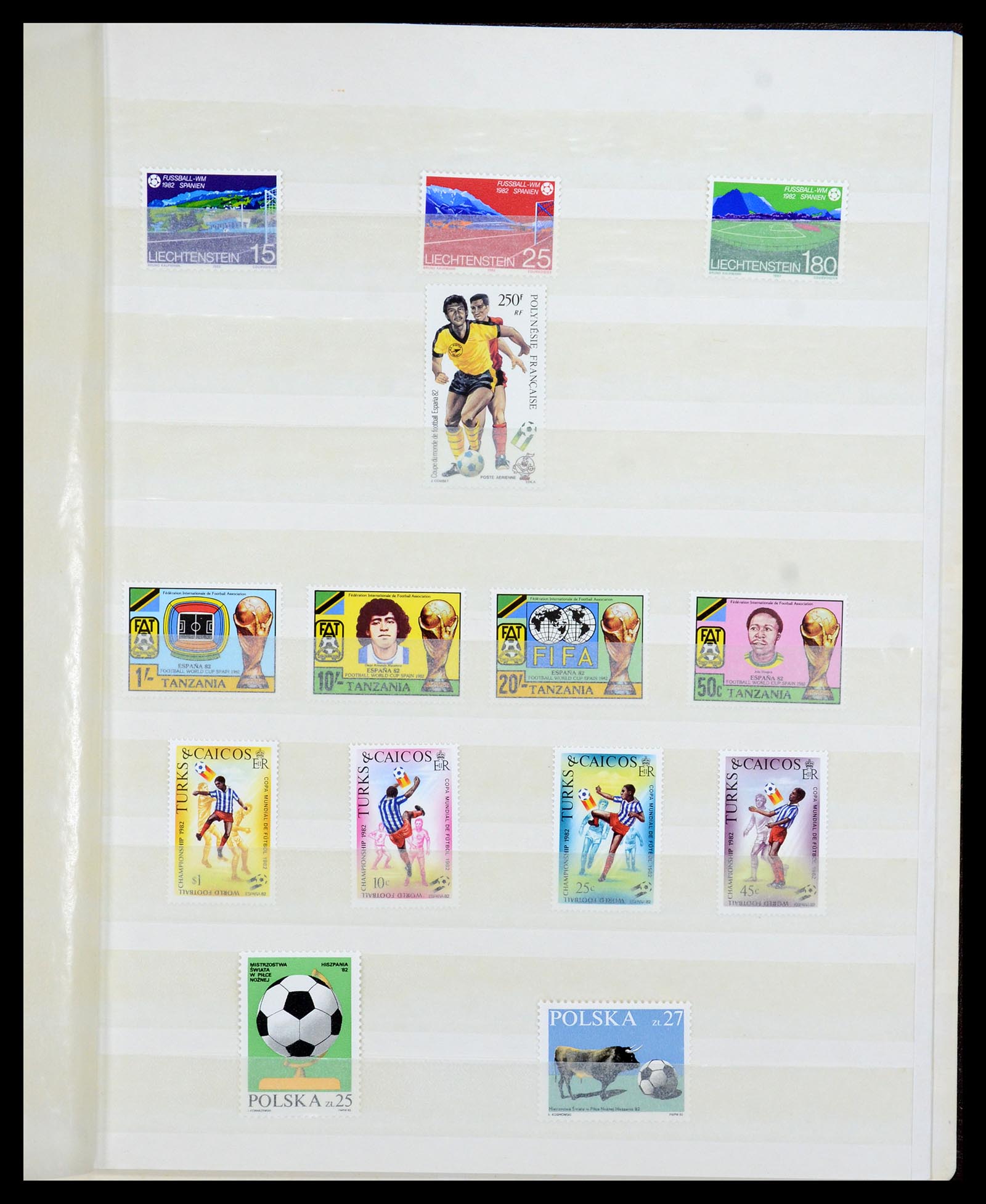 35878 033 - Postzegelverzameling 35878 WK voetbal 1982 en 1986.