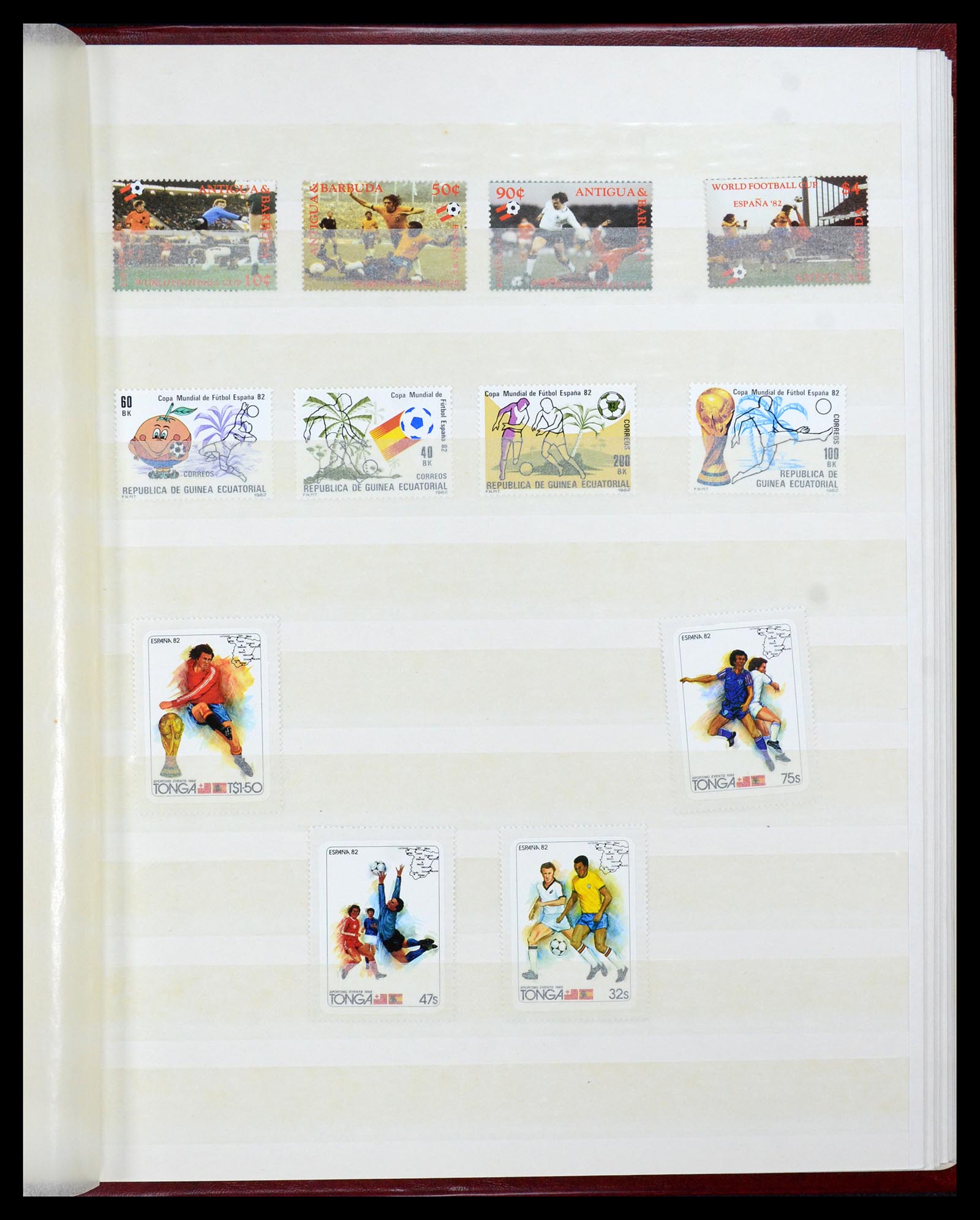 35878 040 - Postzegelverzameling 35878 WK voetbal 1982 en 1986.