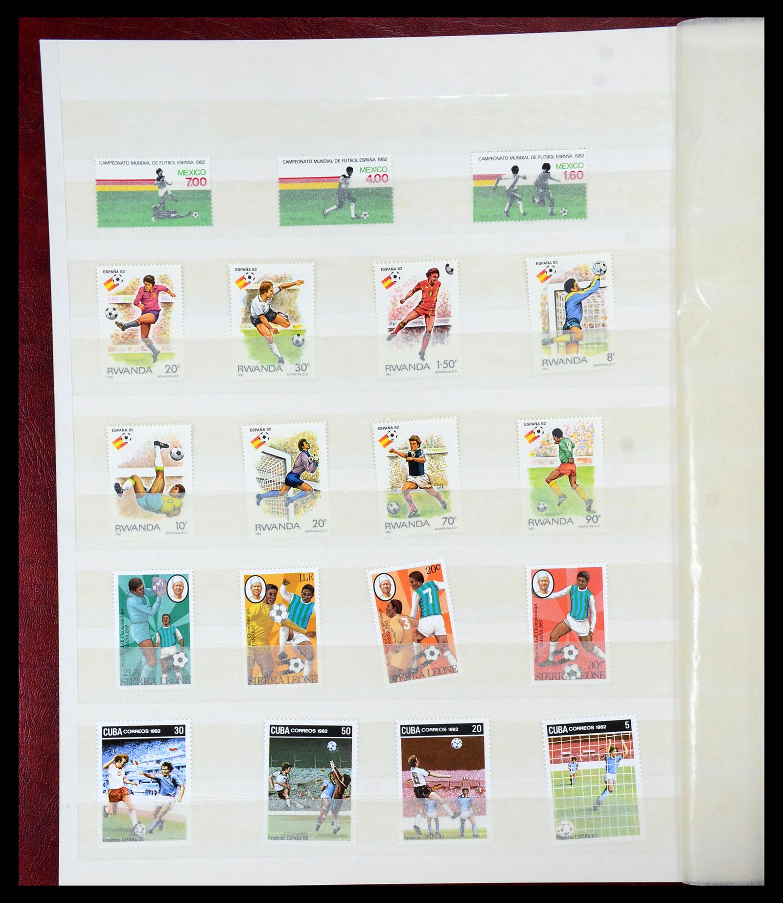 35878 041 - Postzegelverzameling 35878 WK voetbal 1982 en 1986.