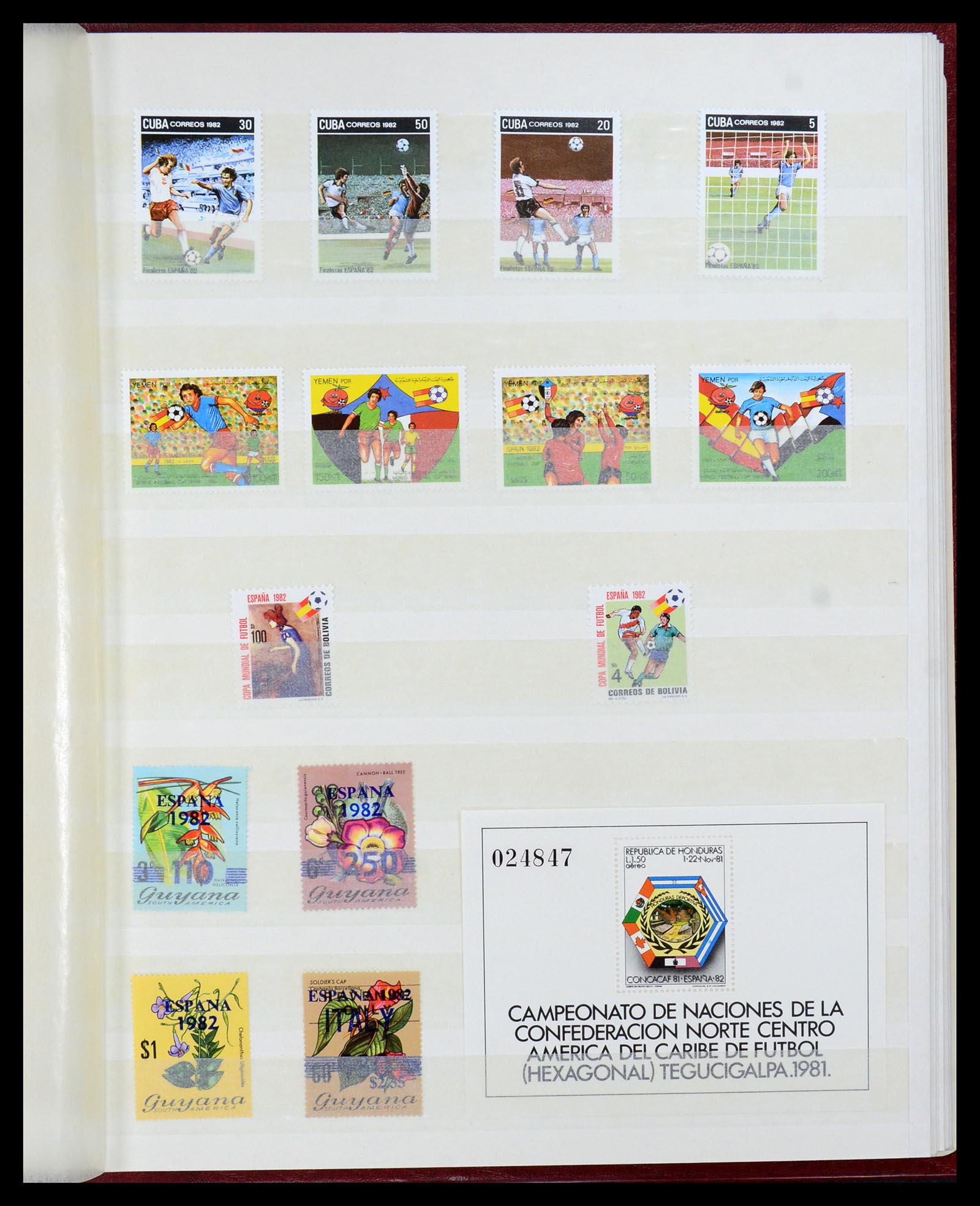 35878 042 - Postzegelverzameling 35878 WK voetbal 1982 en 1986.