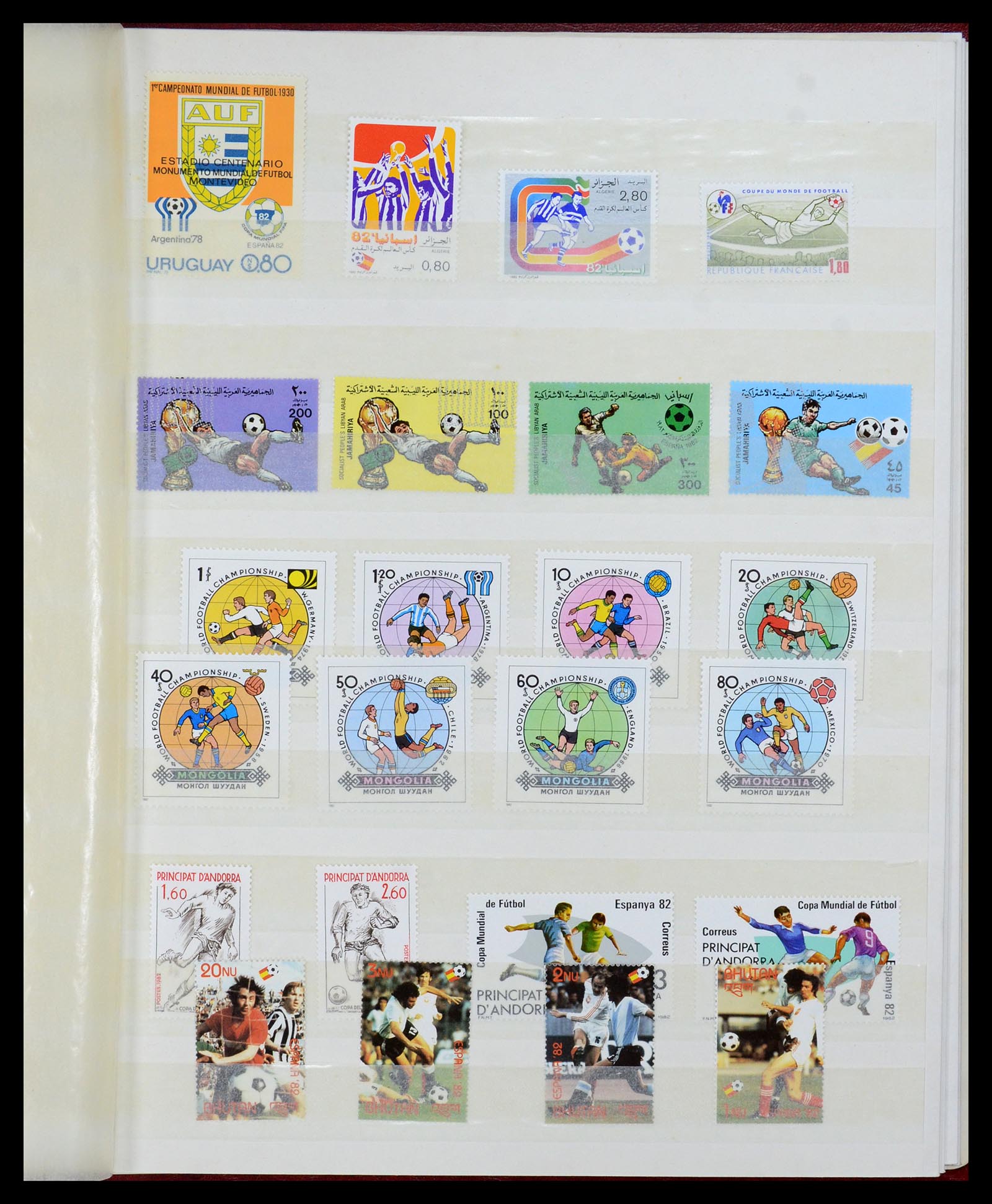35878 046 - Postzegelverzameling 35878 WK voetbal 1982 en 1986.