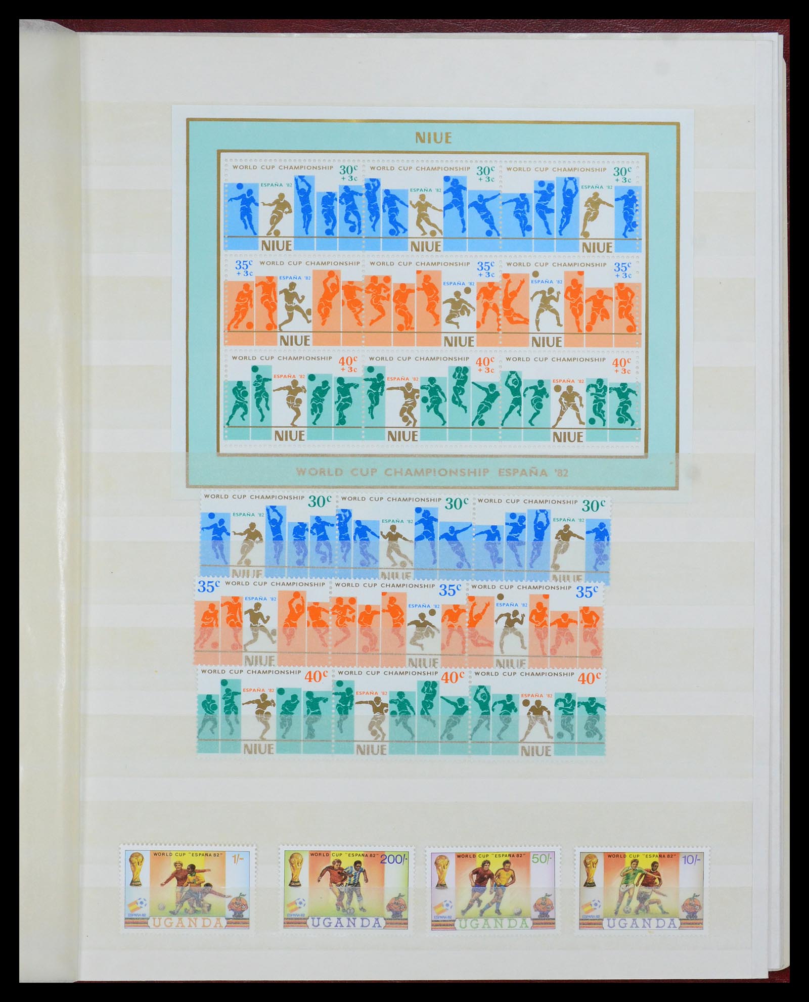 35878 052 - Postzegelverzameling 35878 WK voetbal 1982 en 1986.