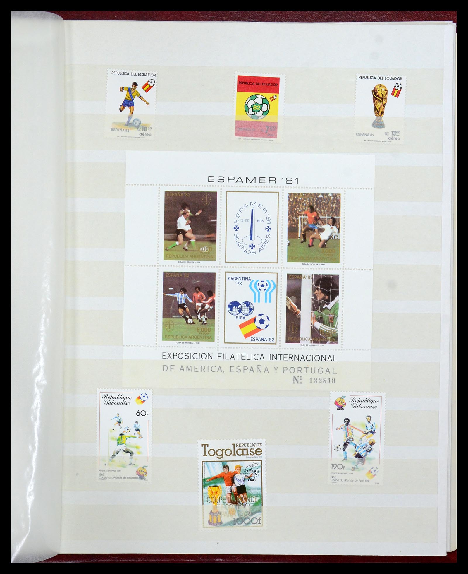 35878 056 - Postzegelverzameling 35878 WK voetbal 1982 en 1986.