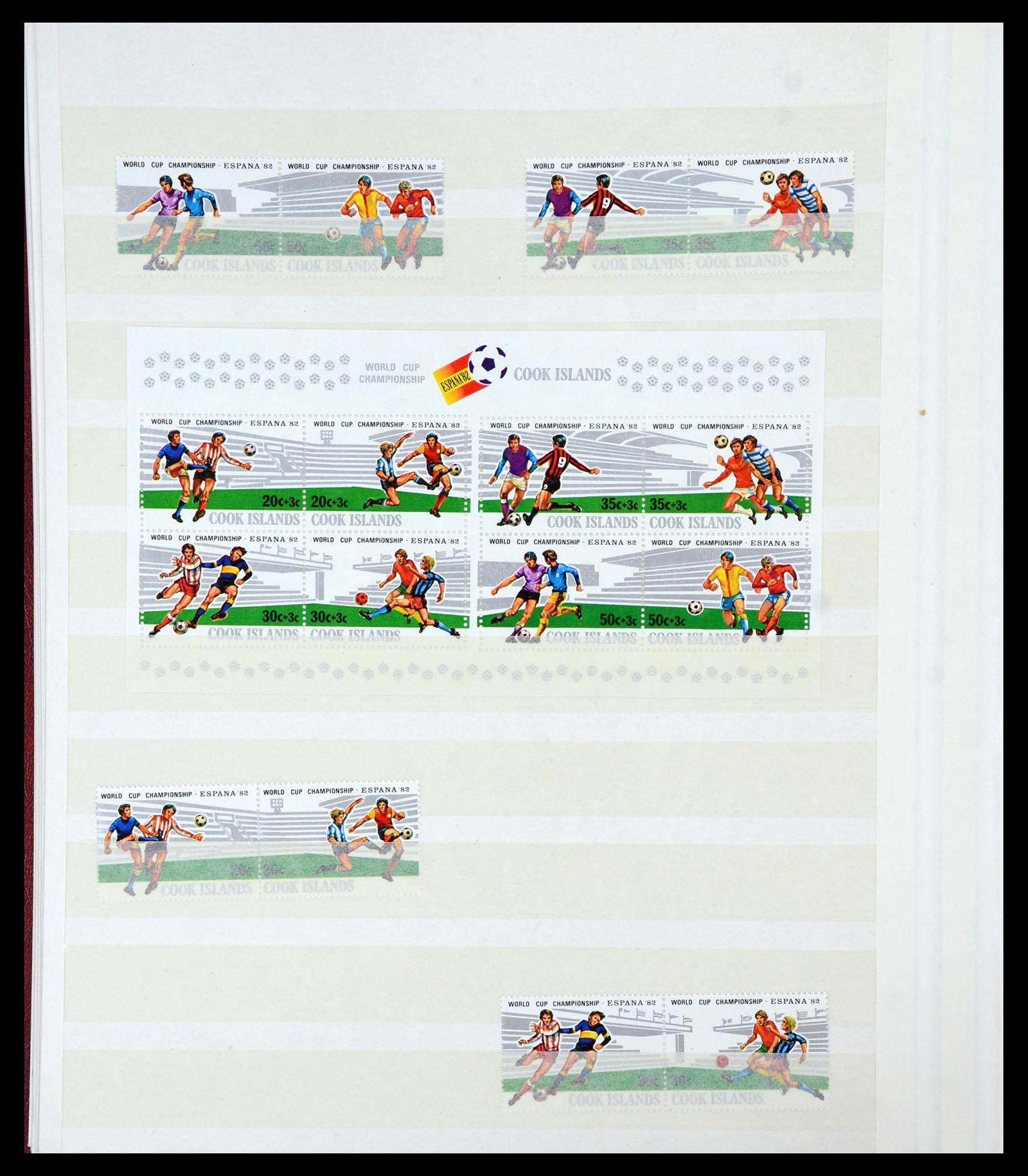 35878 057 - Postzegelverzameling 35878 WK voetbal 1982 en 1986.