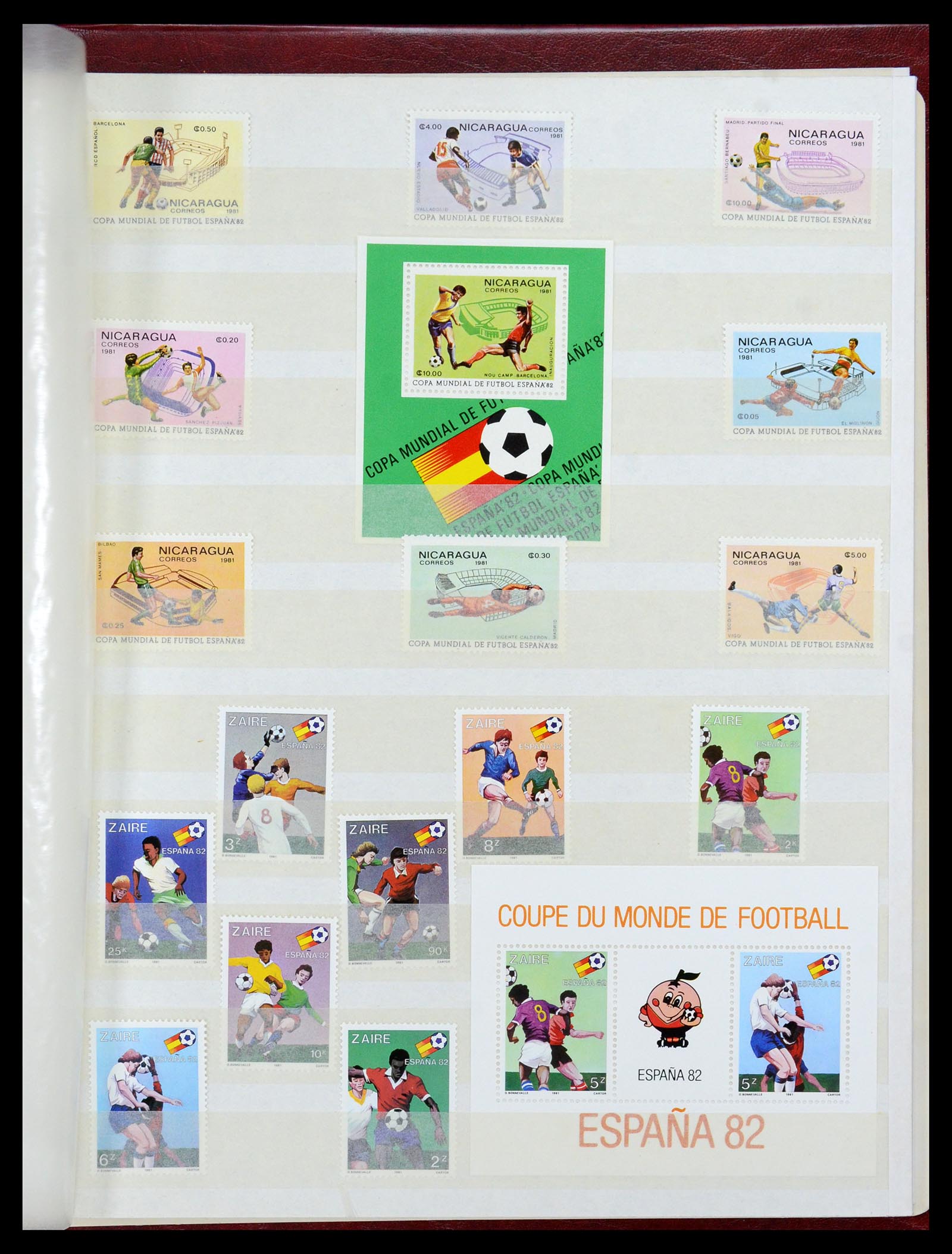35878 060 - Postzegelverzameling 35878 WK voetbal 1982 en 1986.