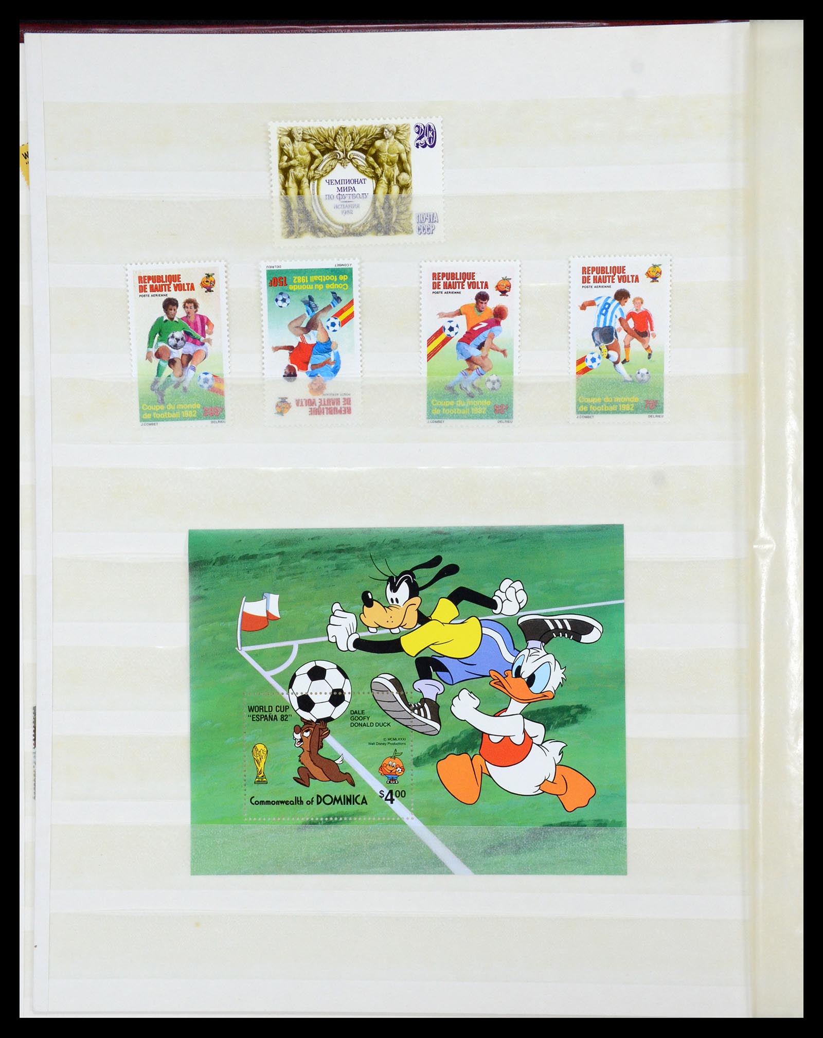 35878 069 - Postzegelverzameling 35878 WK voetbal 1982 en 1986.
